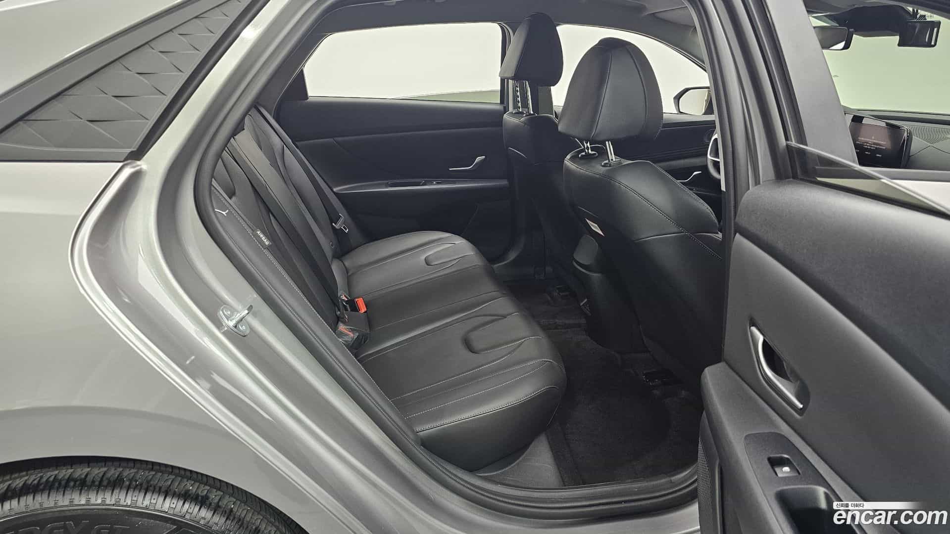 AVANTE Hyundai 2023.6-OPTION-015