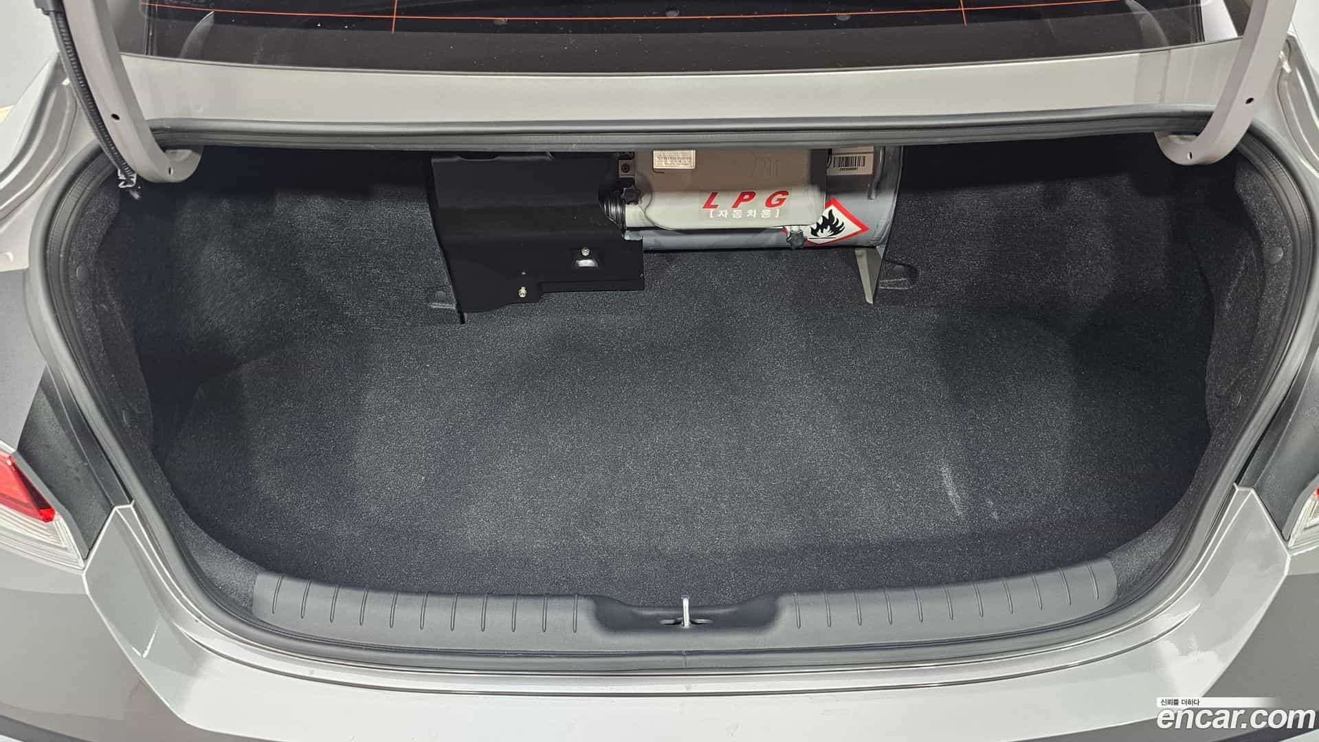 AVANTE Hyundai 2023.6-OPTION-024
