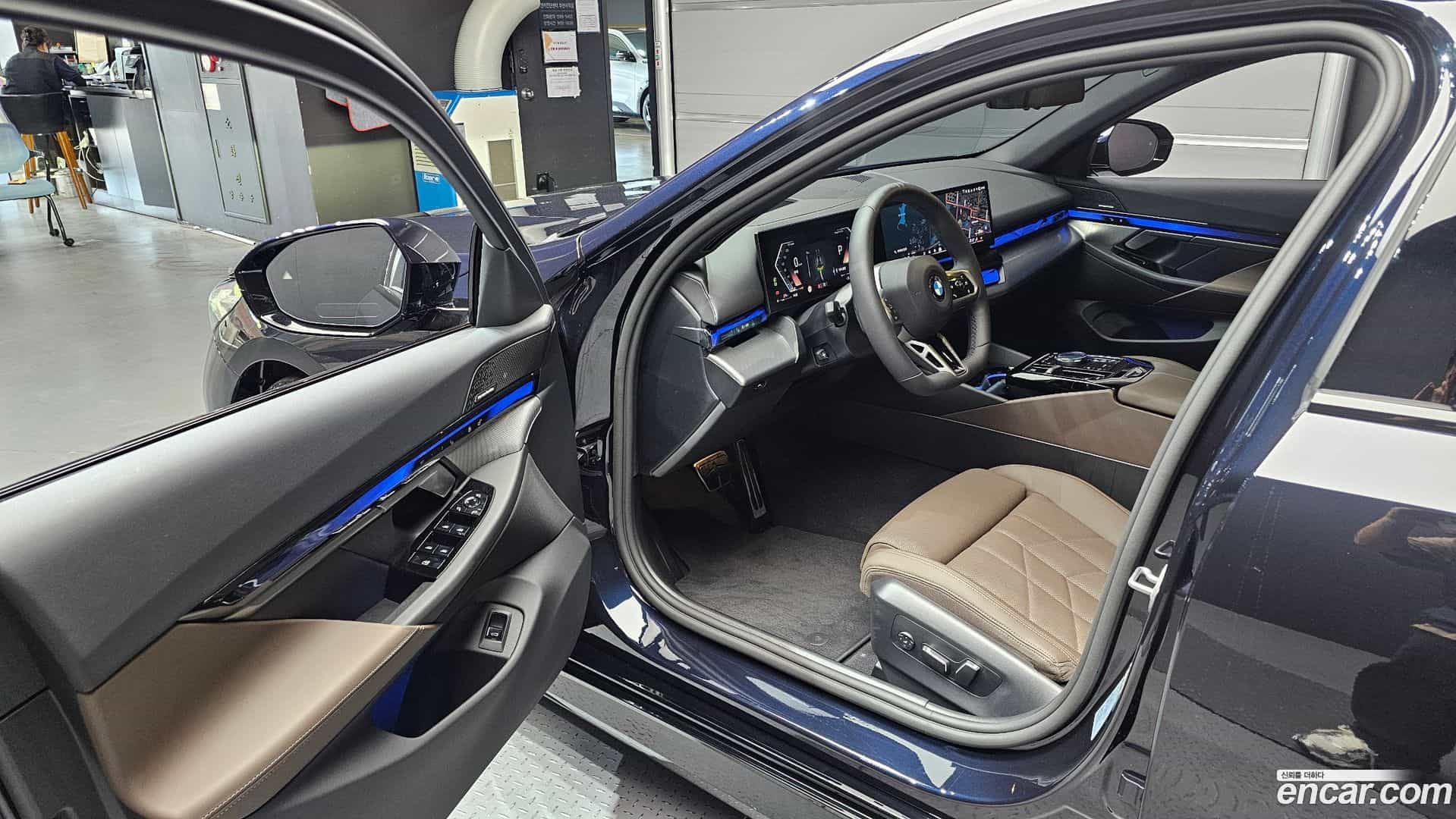 5-Series BMW 2025.9-INNER-010