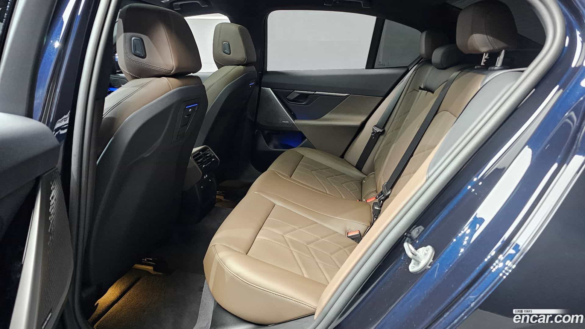 5-Series BMW 2025.9-INNER-036