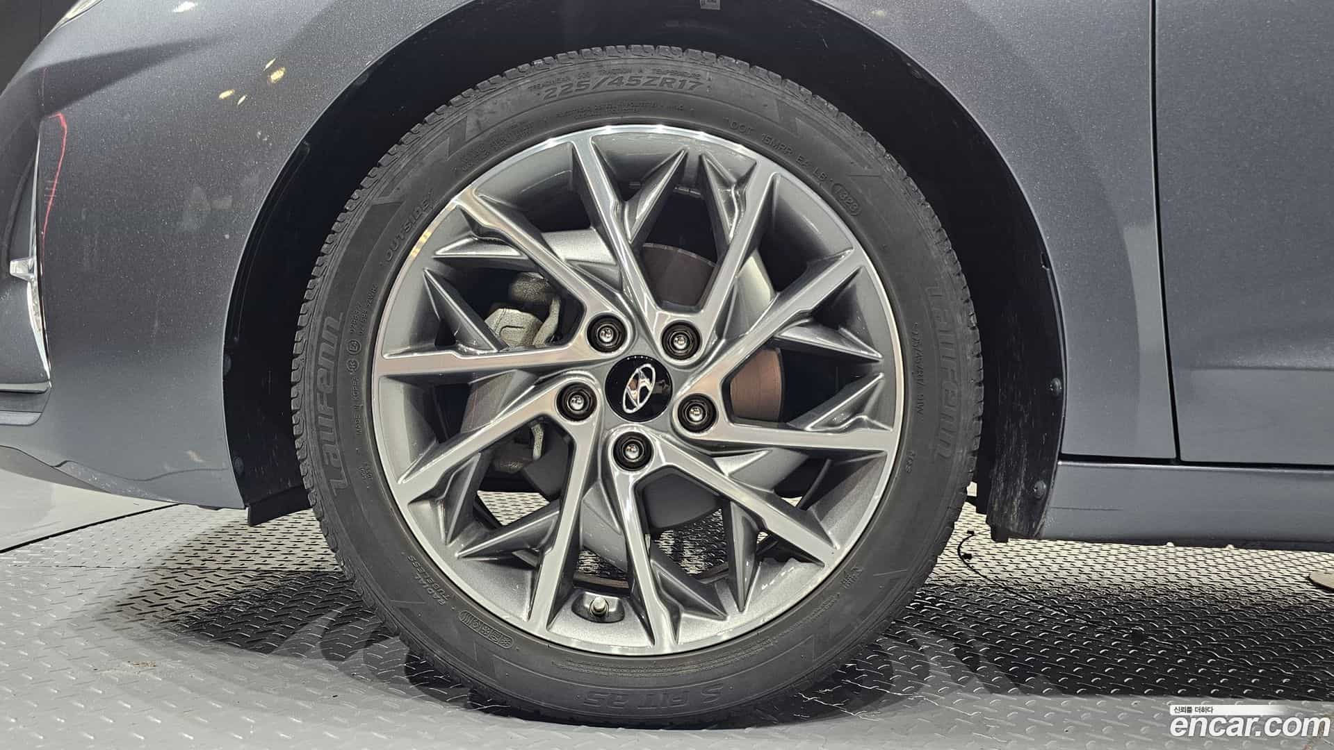 AVANTE Hyundai 2019.8-OUTER-005