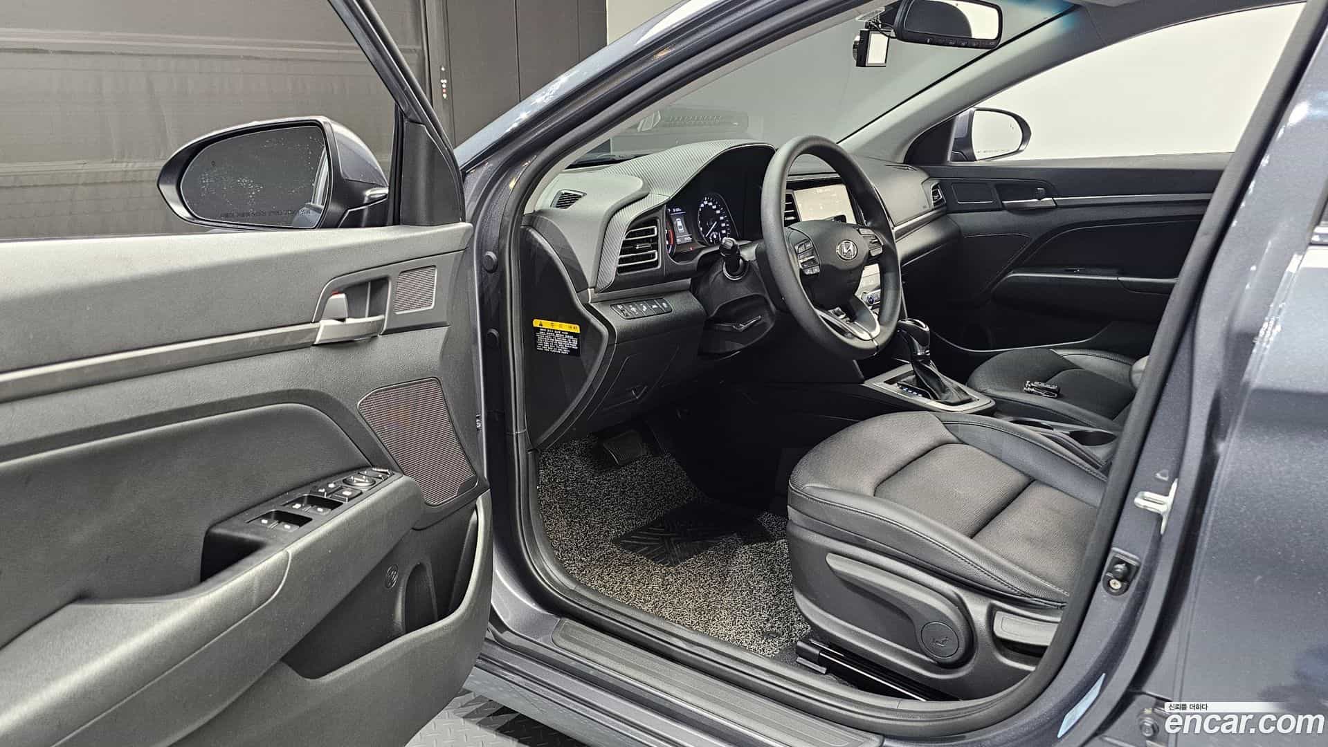 AVANTE Hyundai 2019.8-INNER-010