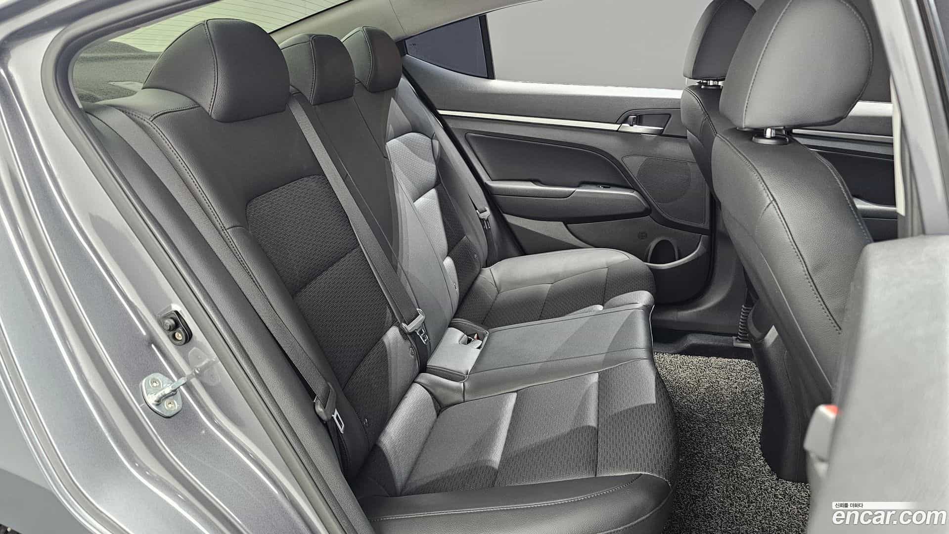 AVANTE Hyundai 2019.8-OPTION-015