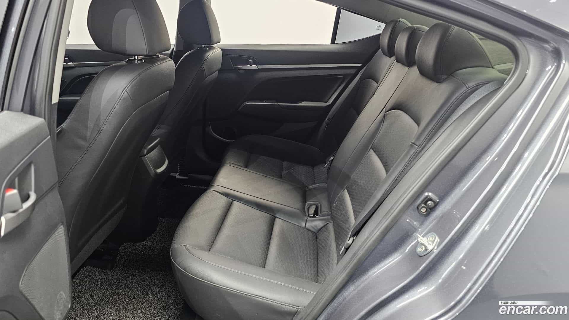 AVANTE Hyundai 2019.8-OPTION-016