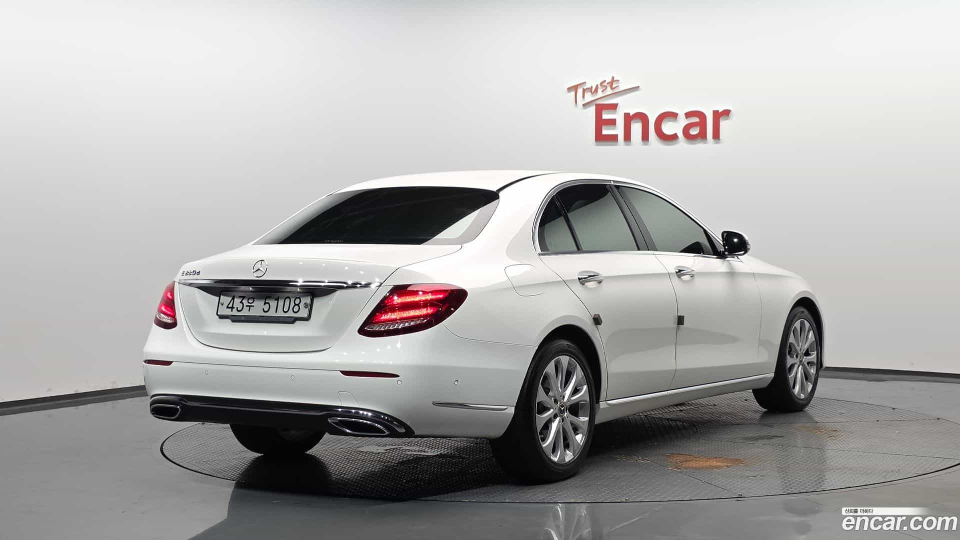 E-Class Mercedes-Benz 2019.7-OUTER-002