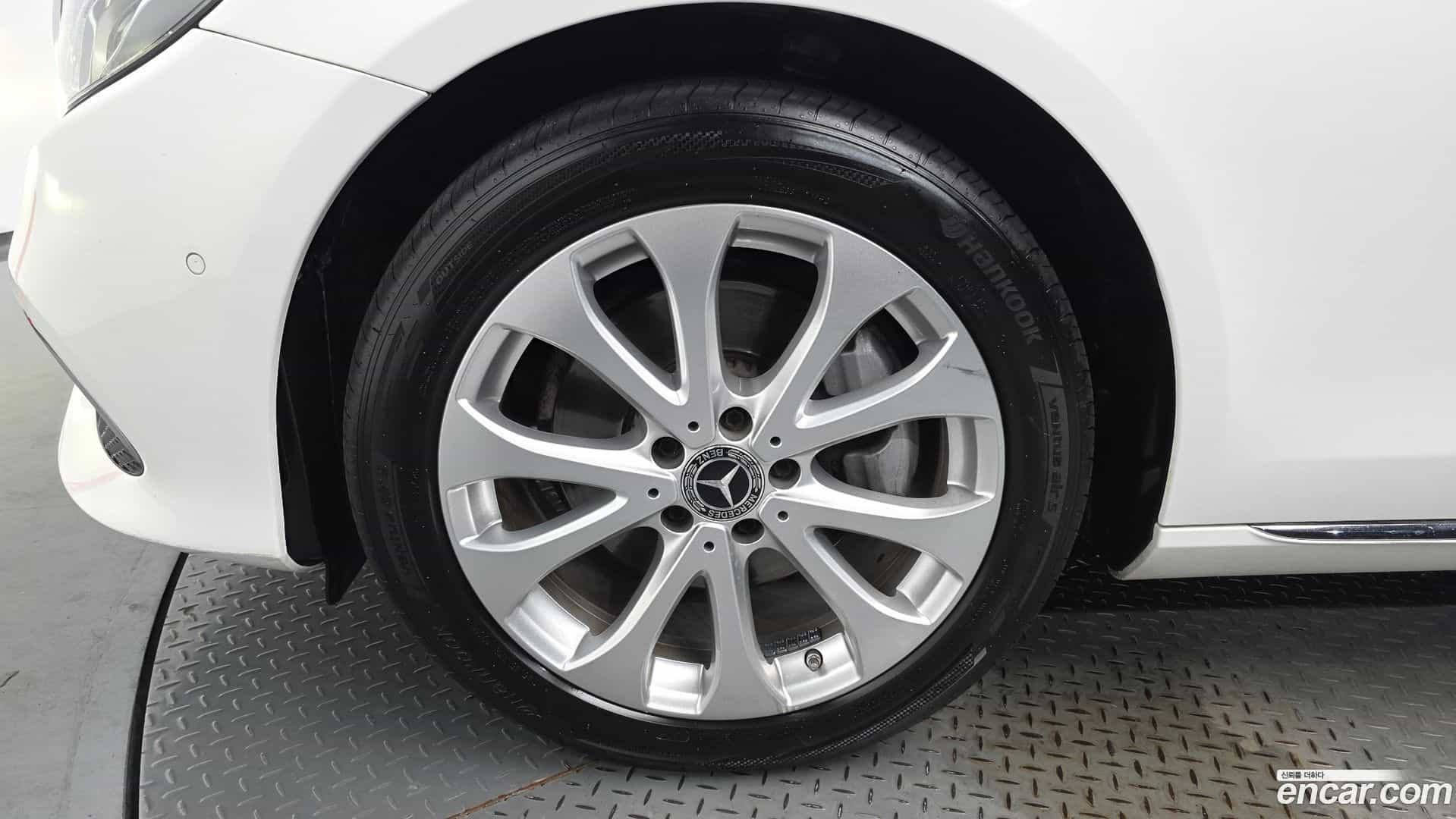 E-Class Mercedes-Benz 2019.7-OUTER-005