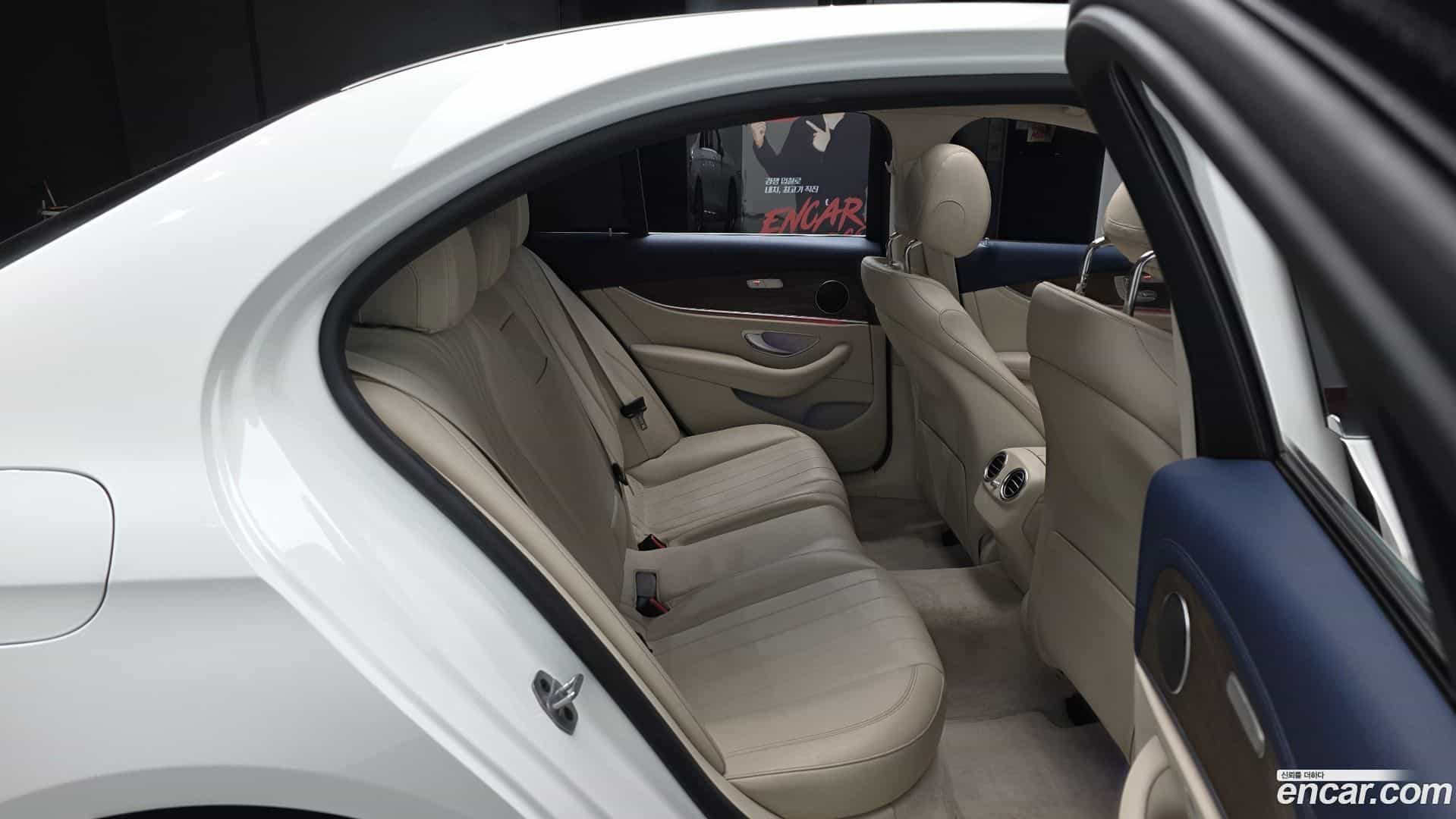E-Class Mercedes-Benz 2019.7-OPTION-016