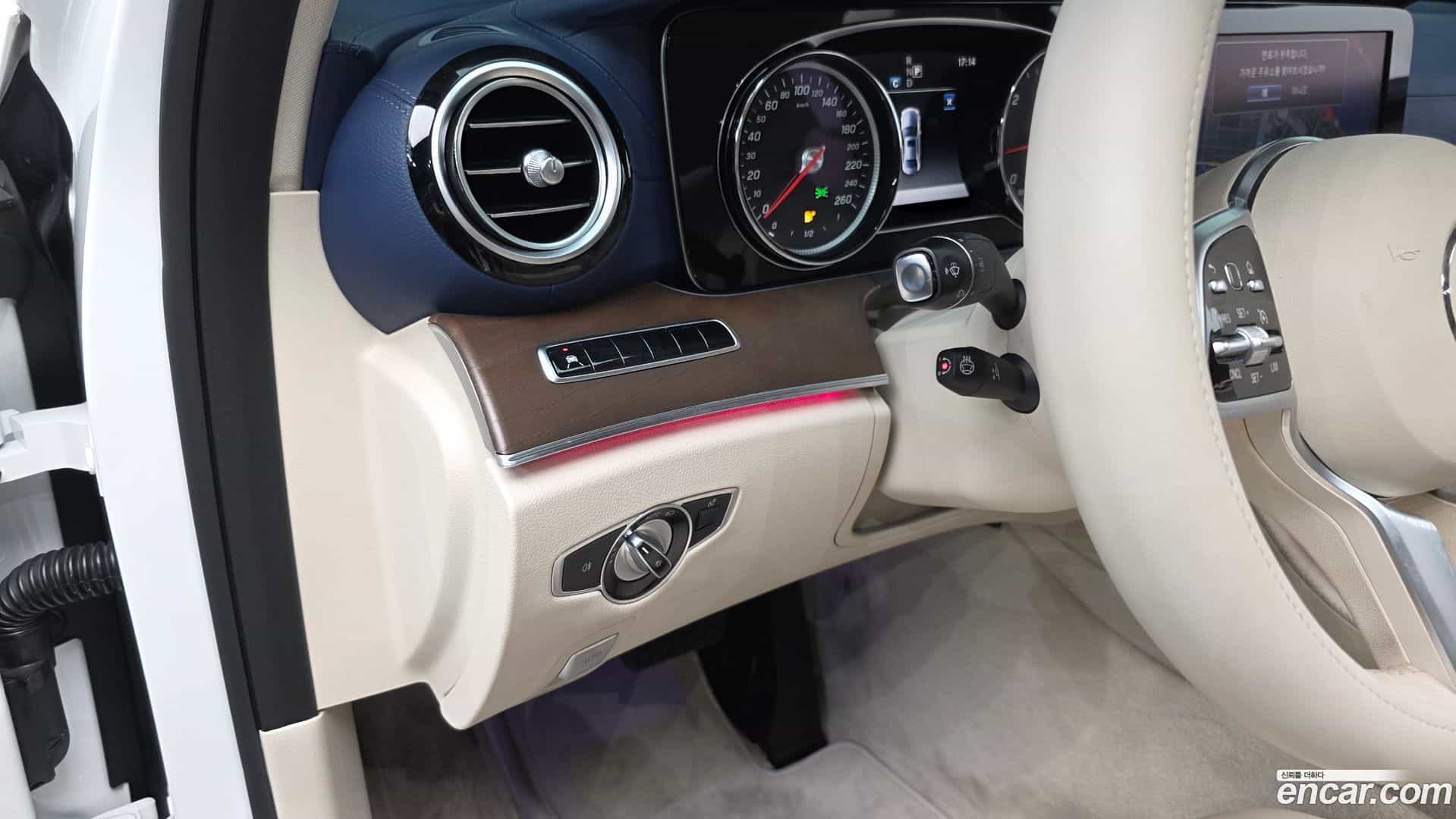 E-Class Mercedes-Benz 2019.7-OPTION-017