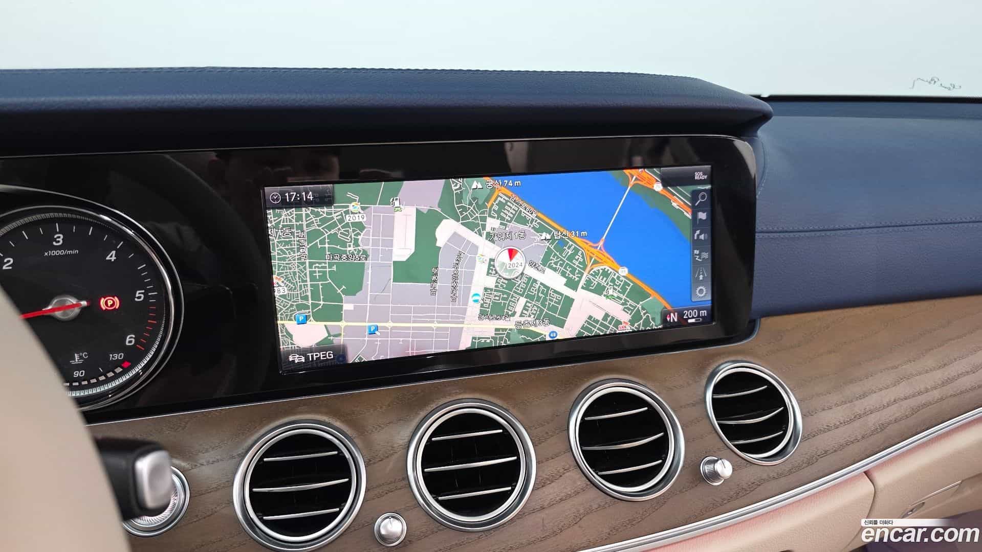 E-Class Mercedes-Benz 2019.7-OPTION-019
