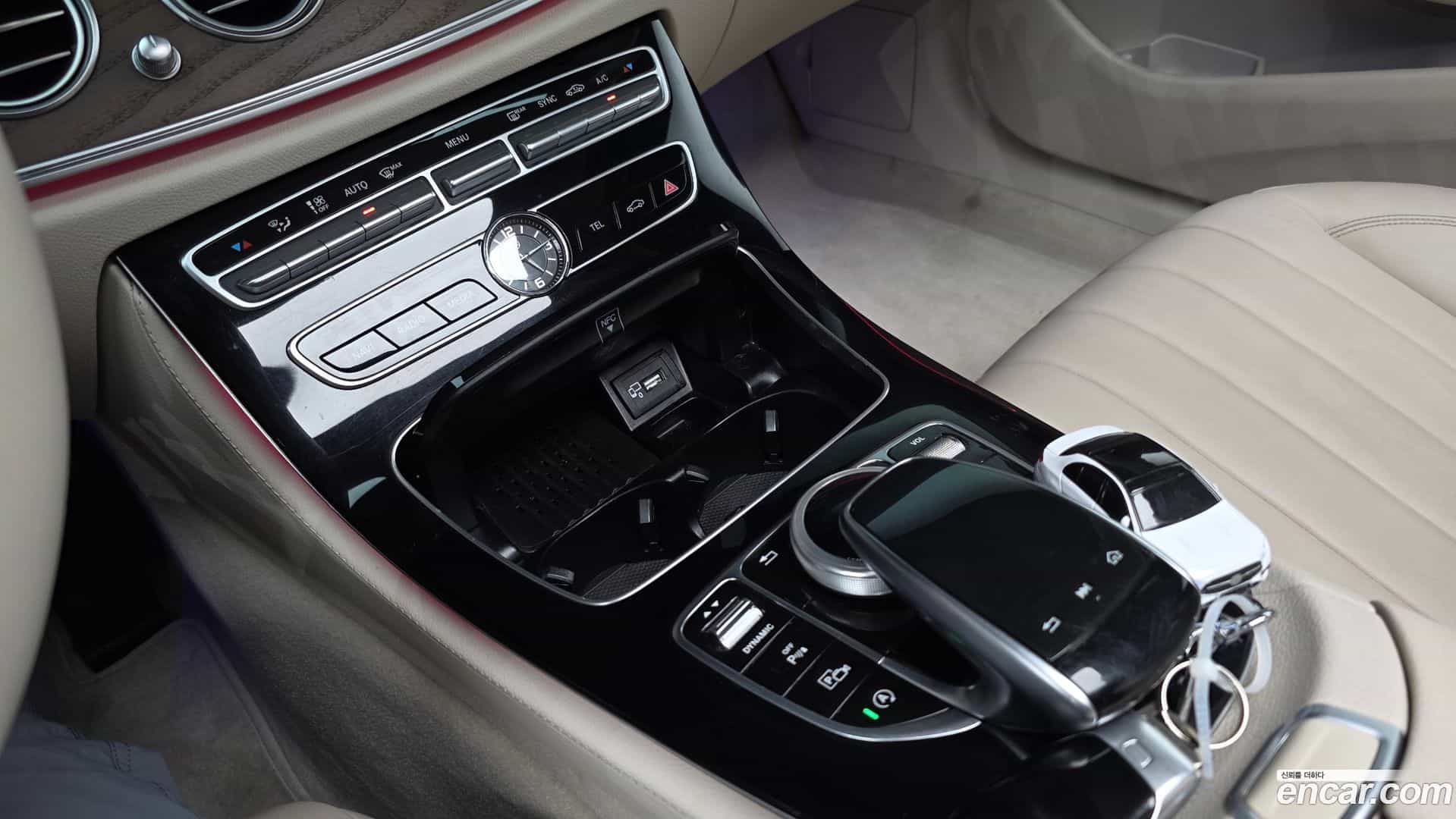 E-Class Mercedes-Benz 2019.7-OPTION-021