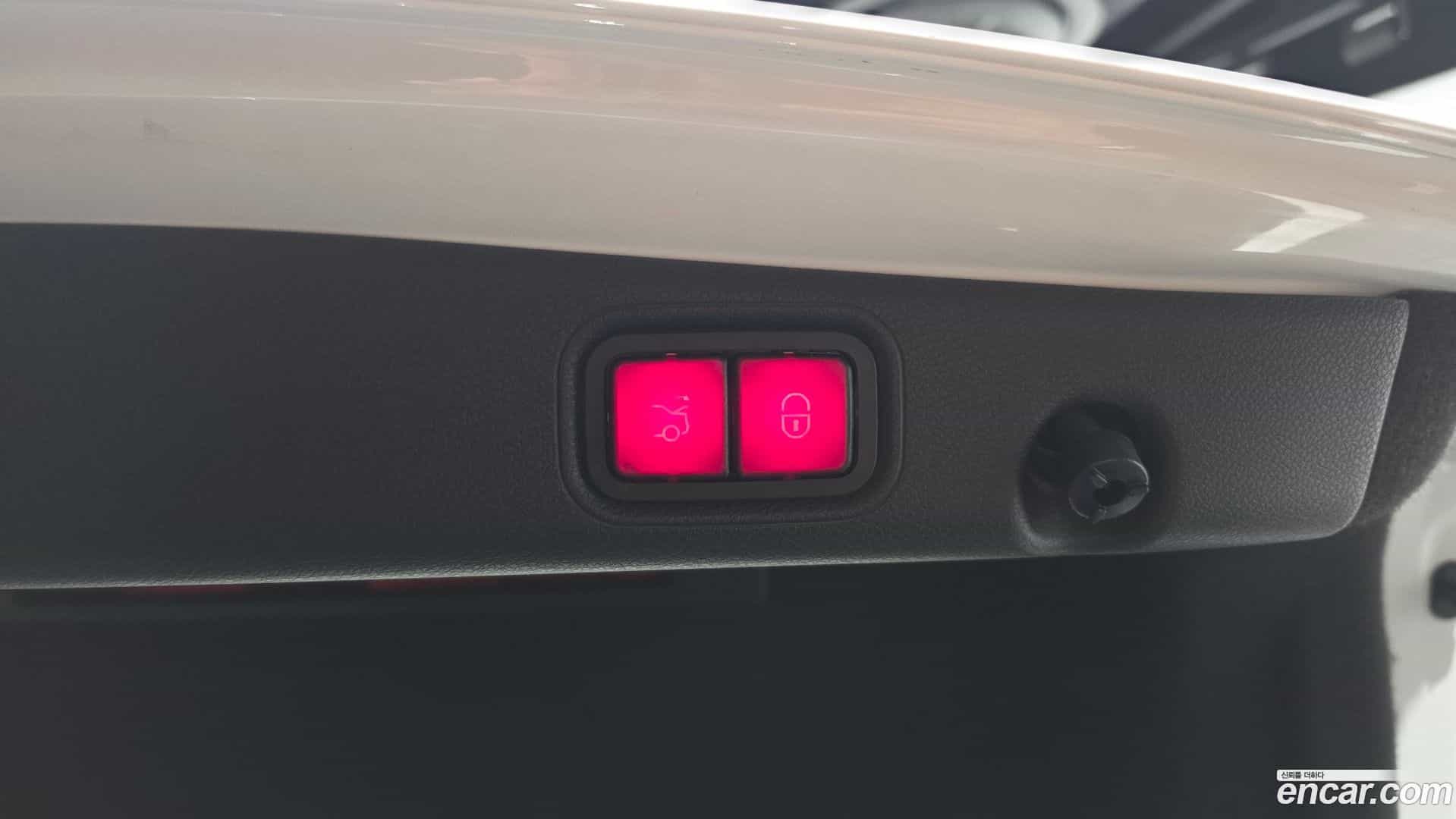 E-Class Mercedes-Benz 2019.7-OPTION-024