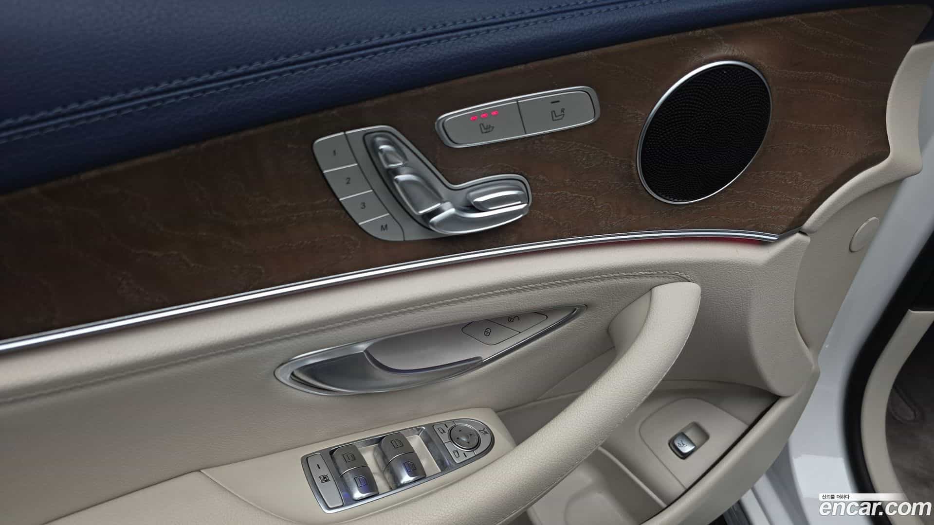 E-Class Mercedes-Benz 2019.7-OPTION-041