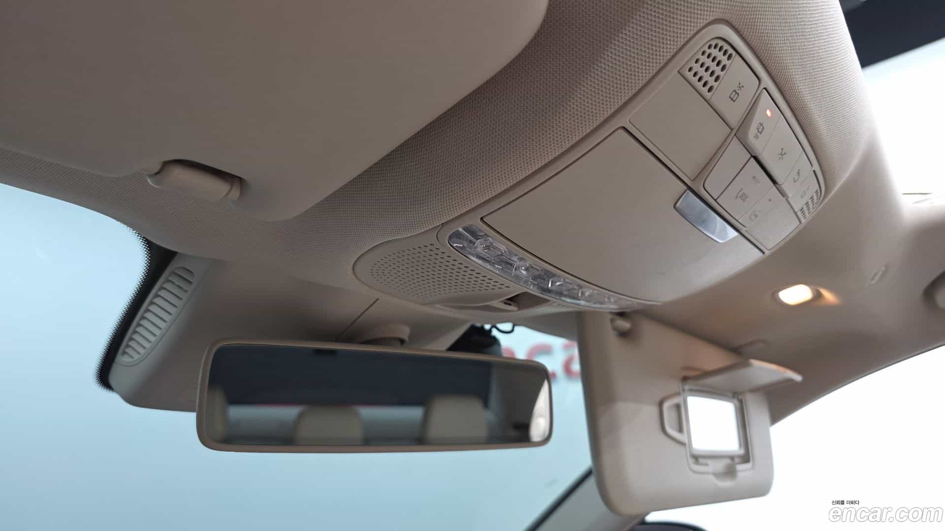 E-Class Mercedes-Benz 2019.7-OPTION-042