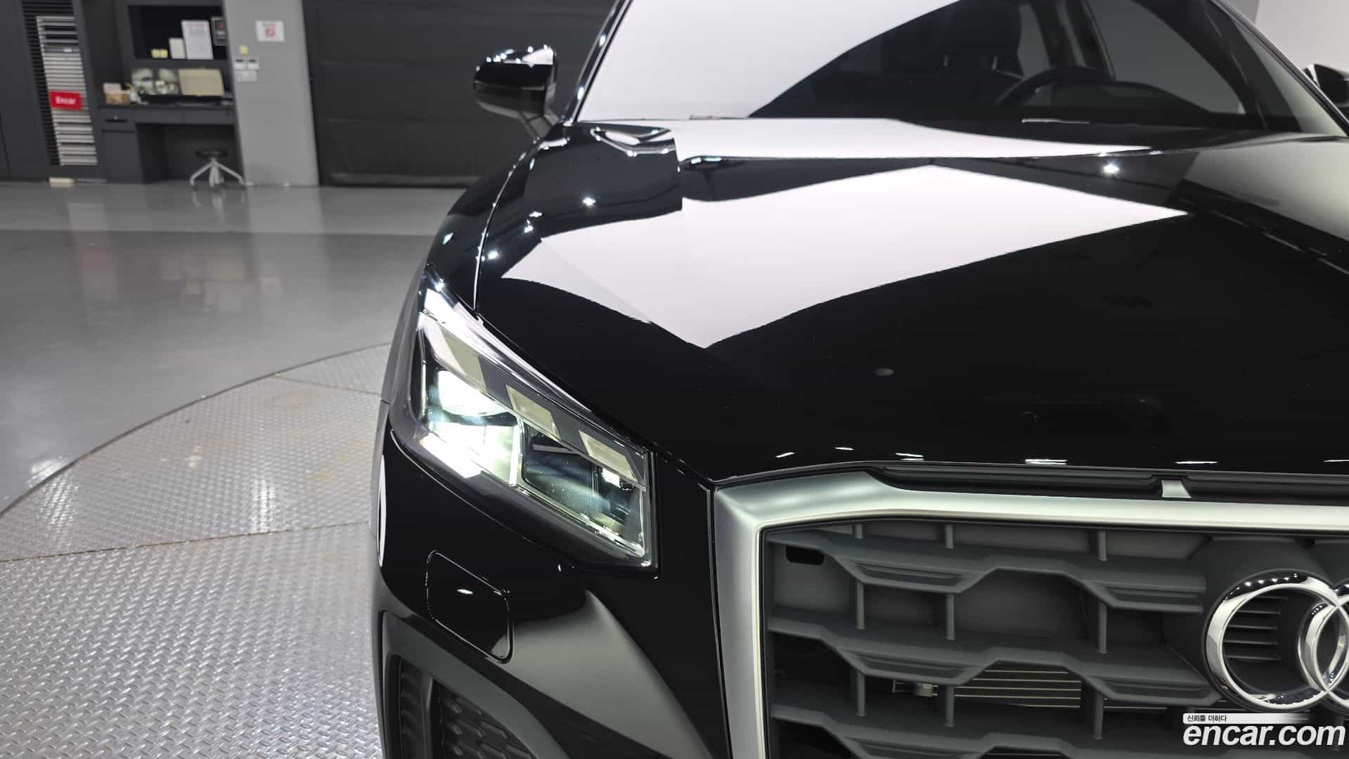 Q2 Audi 2023.11-OUTER-032