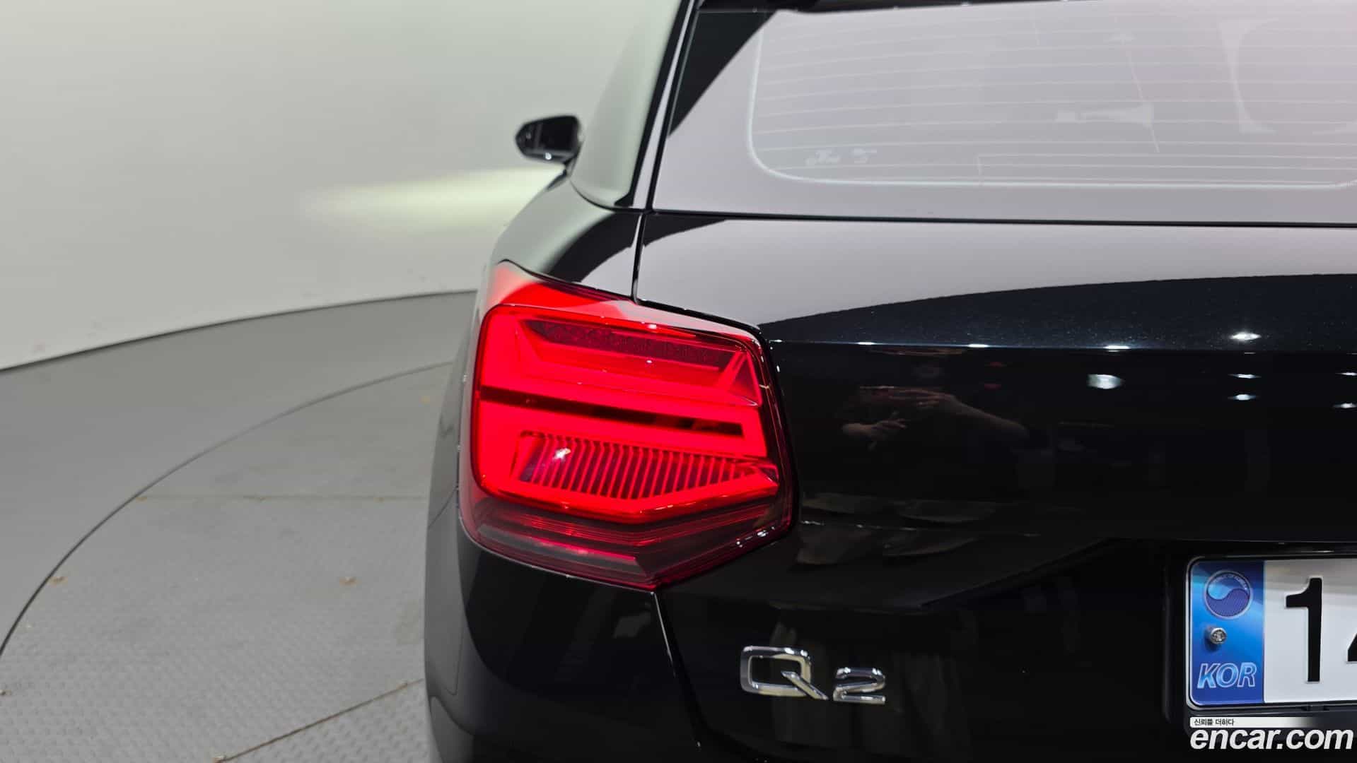 Q2 Audi 2023.11-OUTER-033