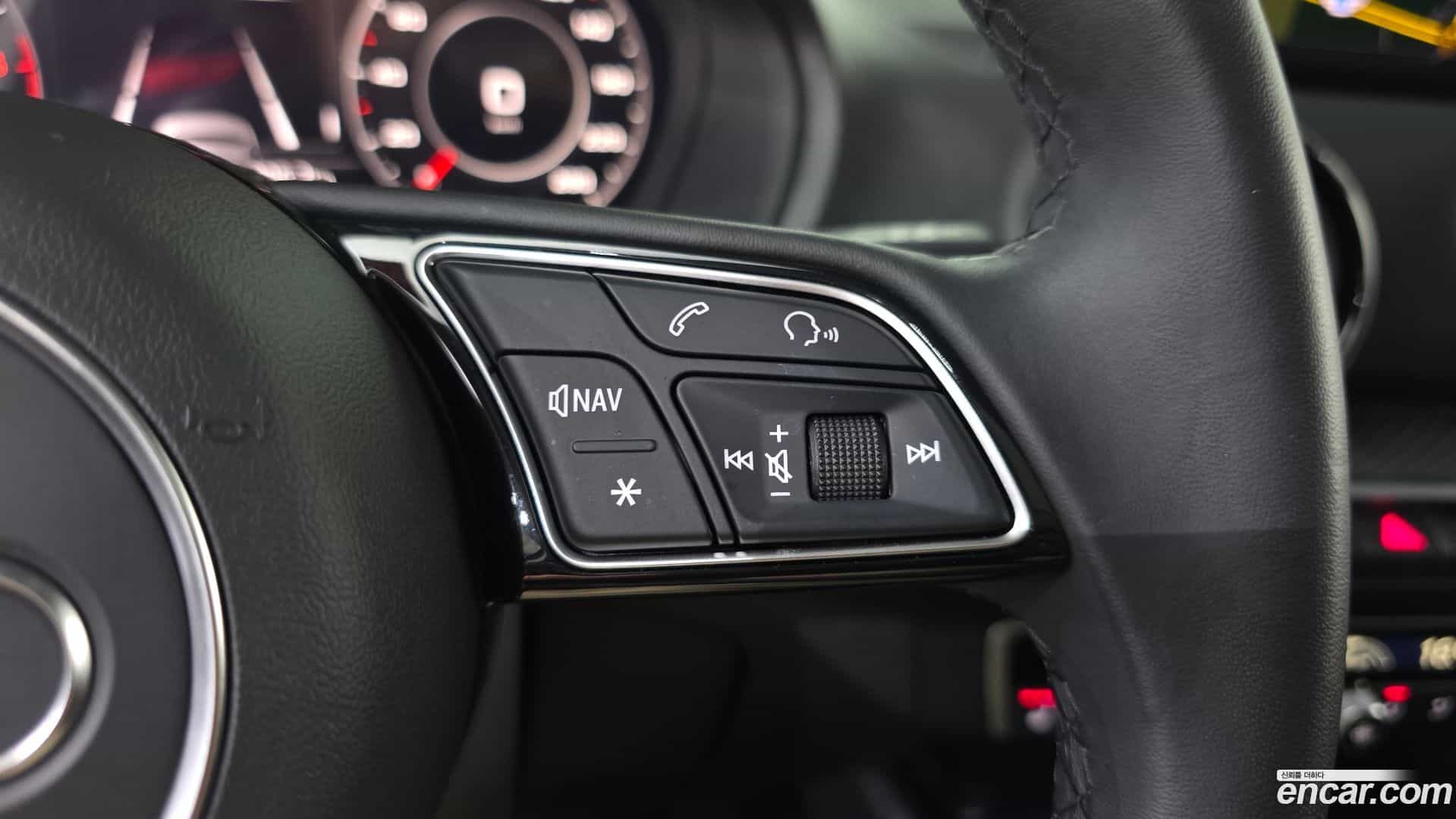 Q2 Audi 2023.11-OPTION-041