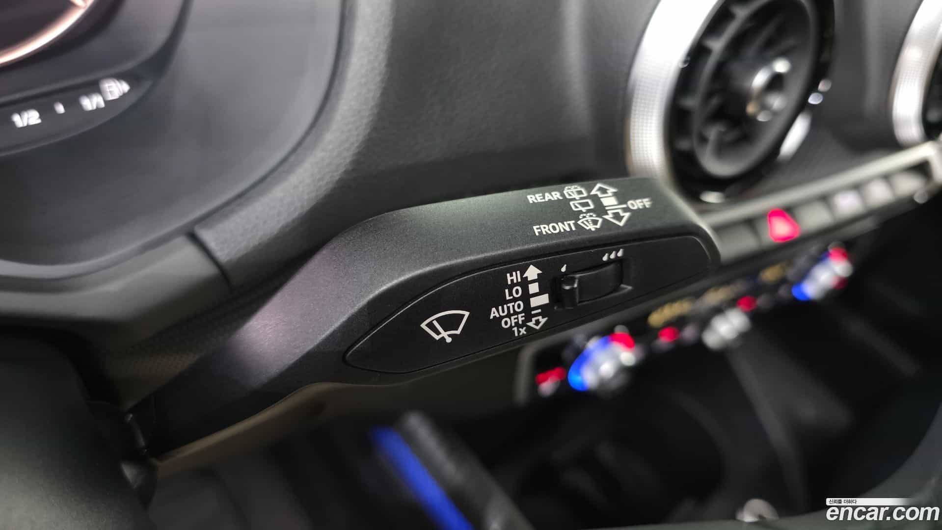 Q2 Audi 2023.11-OPTION-042