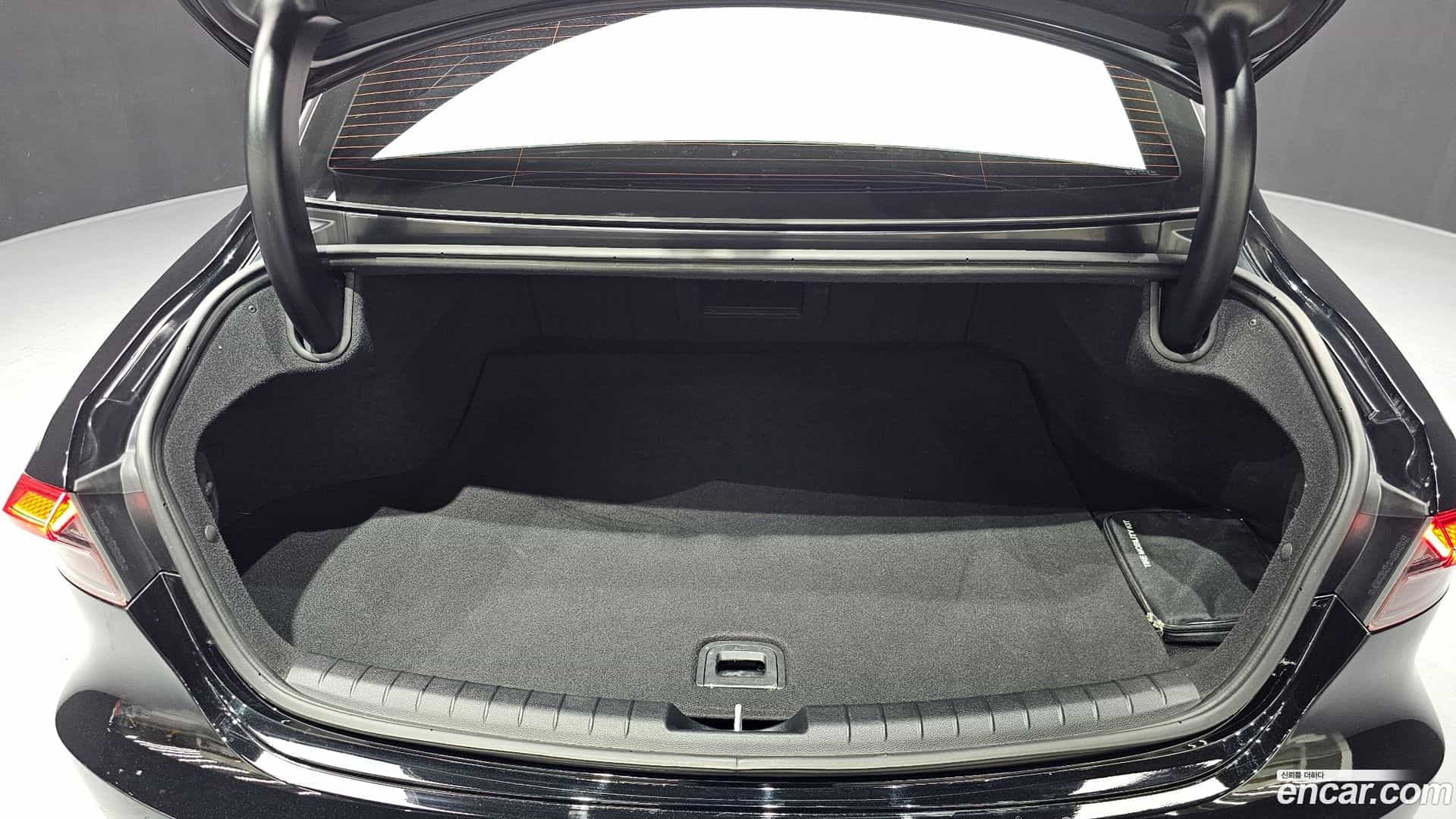 Grandeur Hyundai 2021.3-OPTION-024