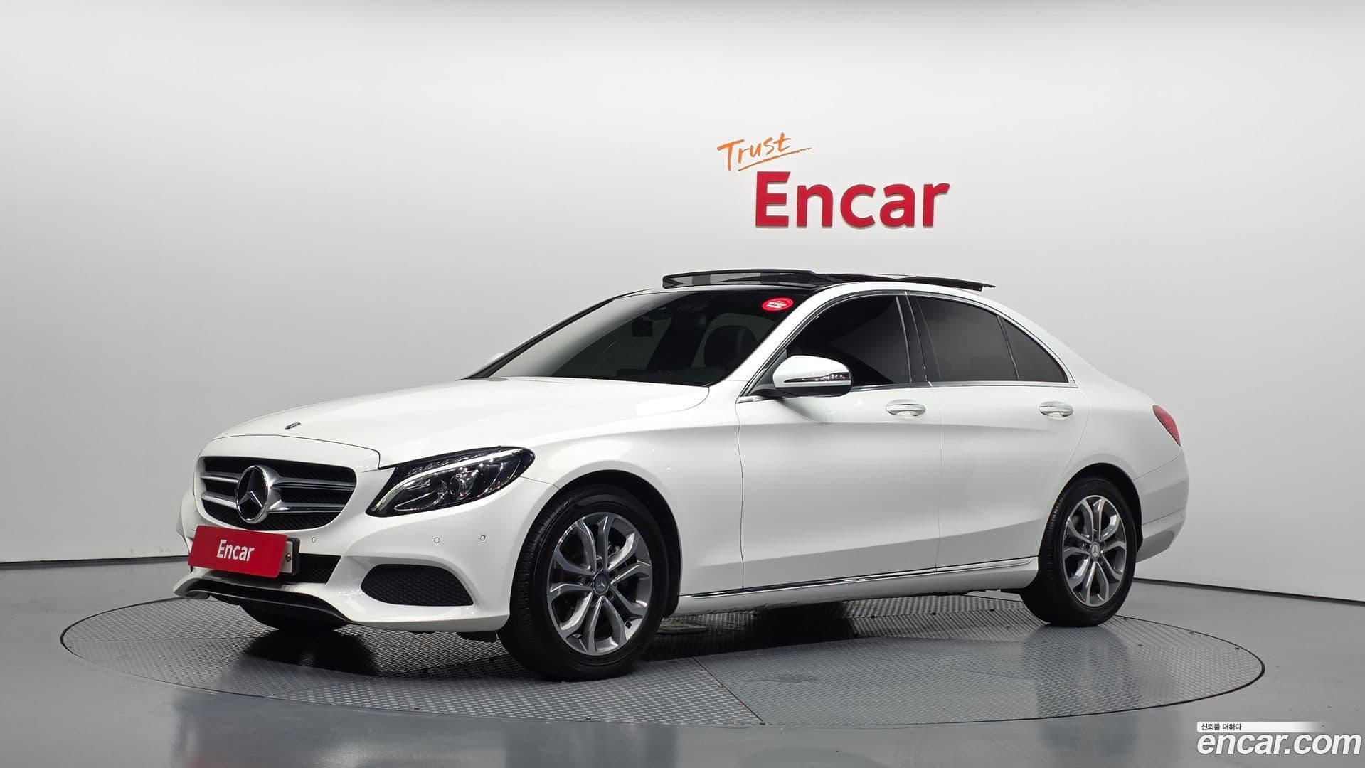 Main__Slider__Photo:C-Class Mercedes-Benz 2015.11-0