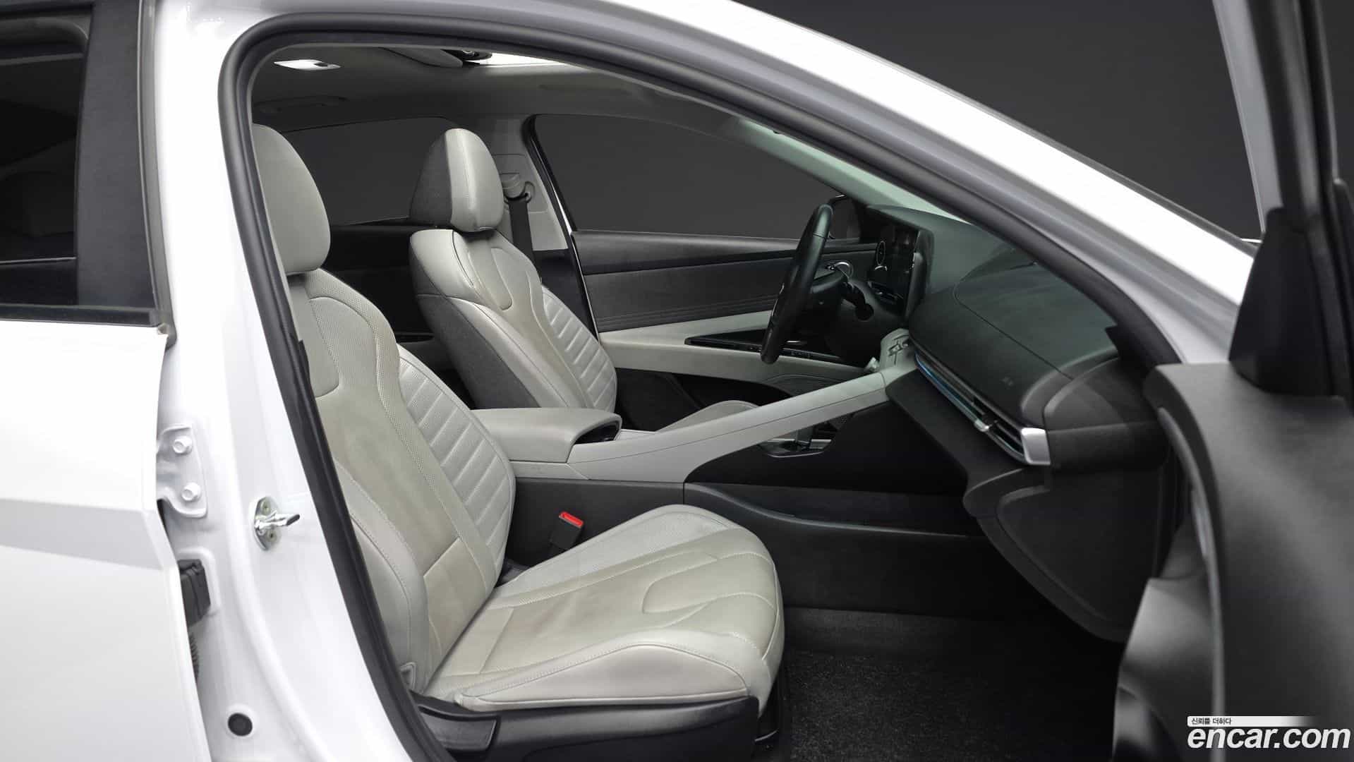 AVANTE Hyundai 2021.0-OPTION-015
