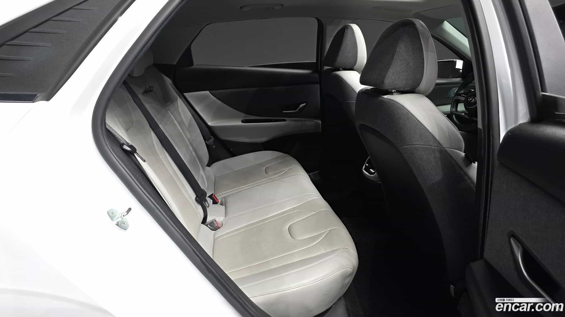 AVANTE Hyundai 2021.0-OPTION-016