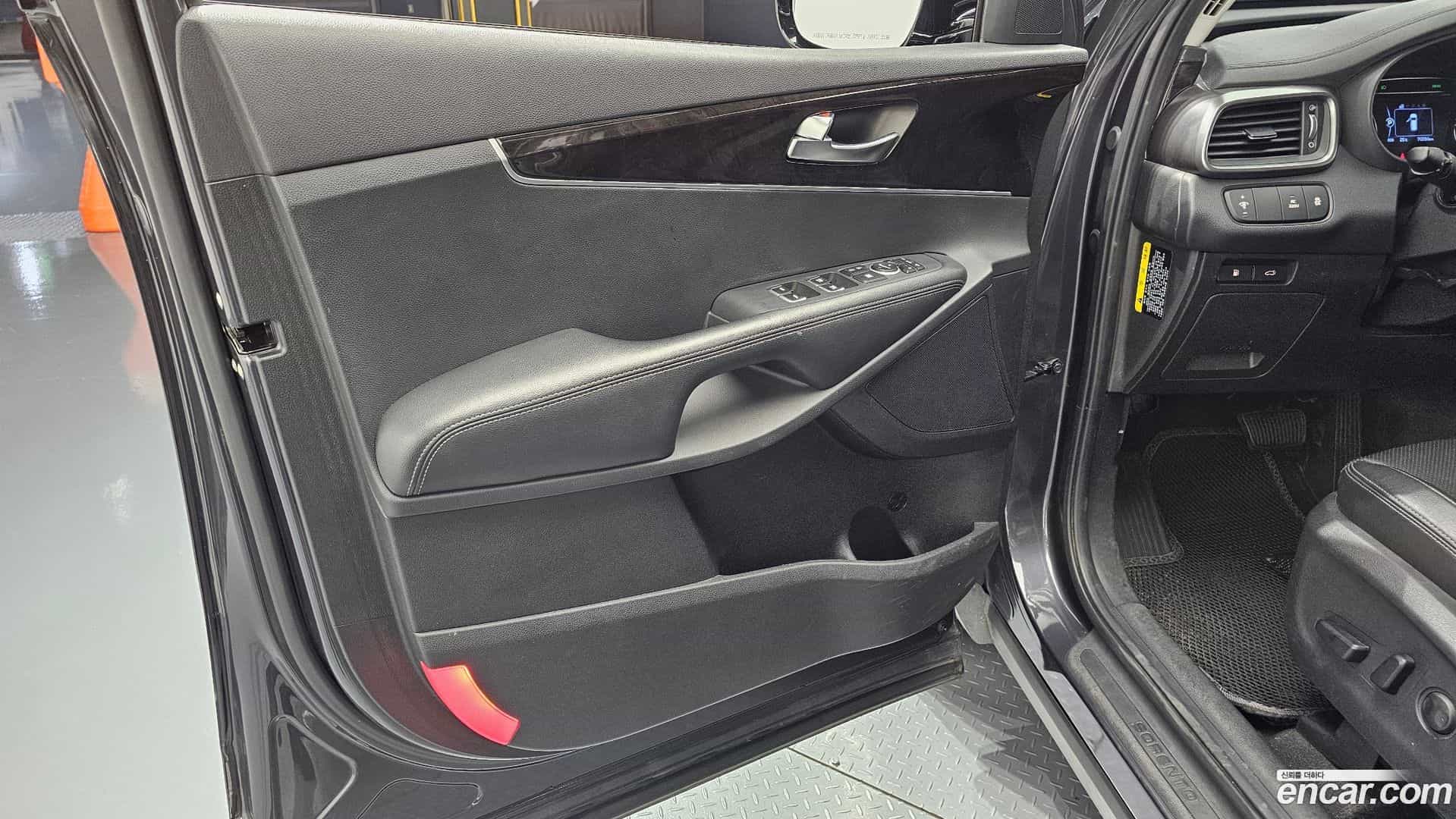 Sorento Kia 2016.2-INNER-034
