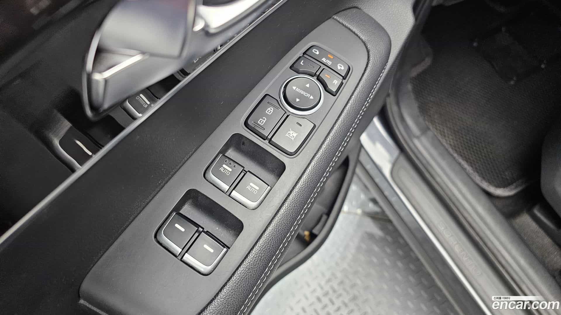 Sorento Kia 2016.2-OPTION-042