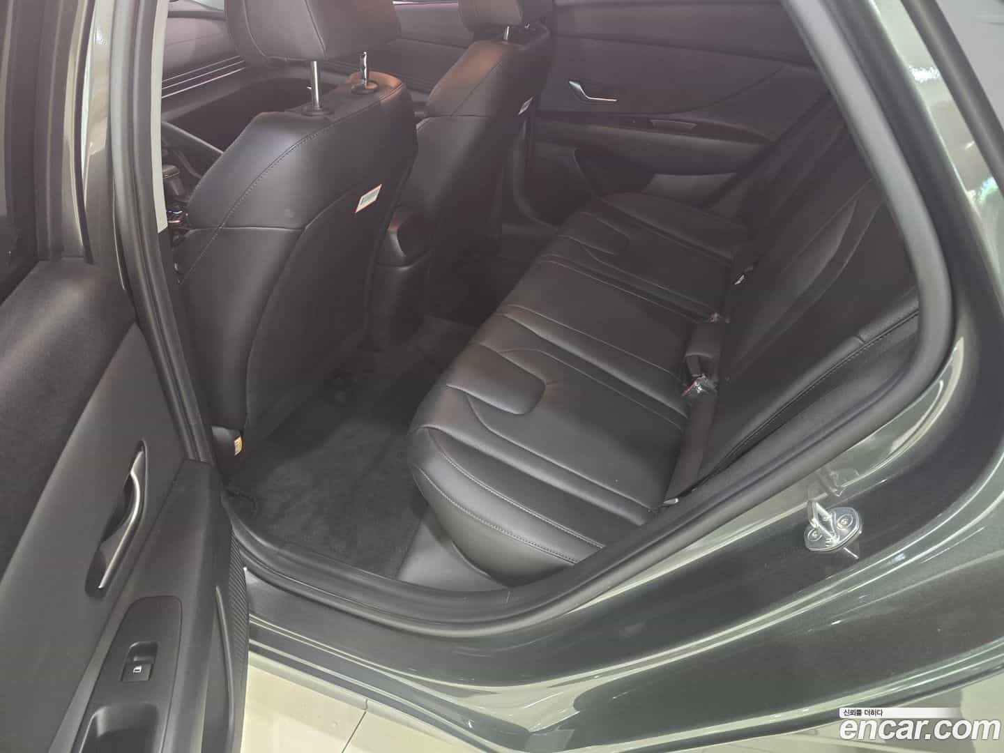 AVANTE Hyundai 2021.10-OPTION-015