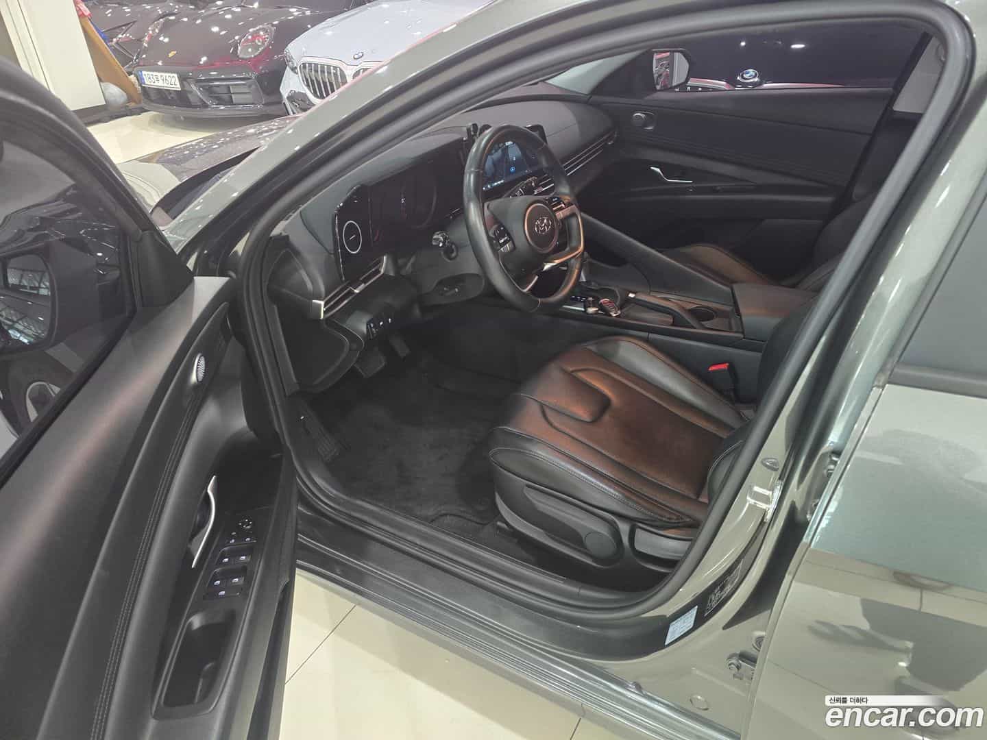 AVANTE Hyundai 2021.10-OPTION-016