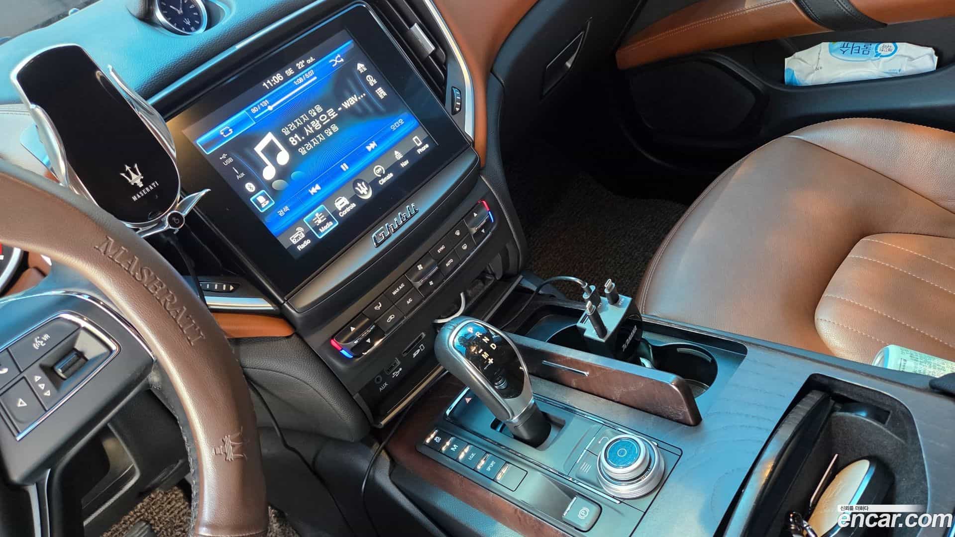 Ghibli Maserati 2018.0-INNER-010