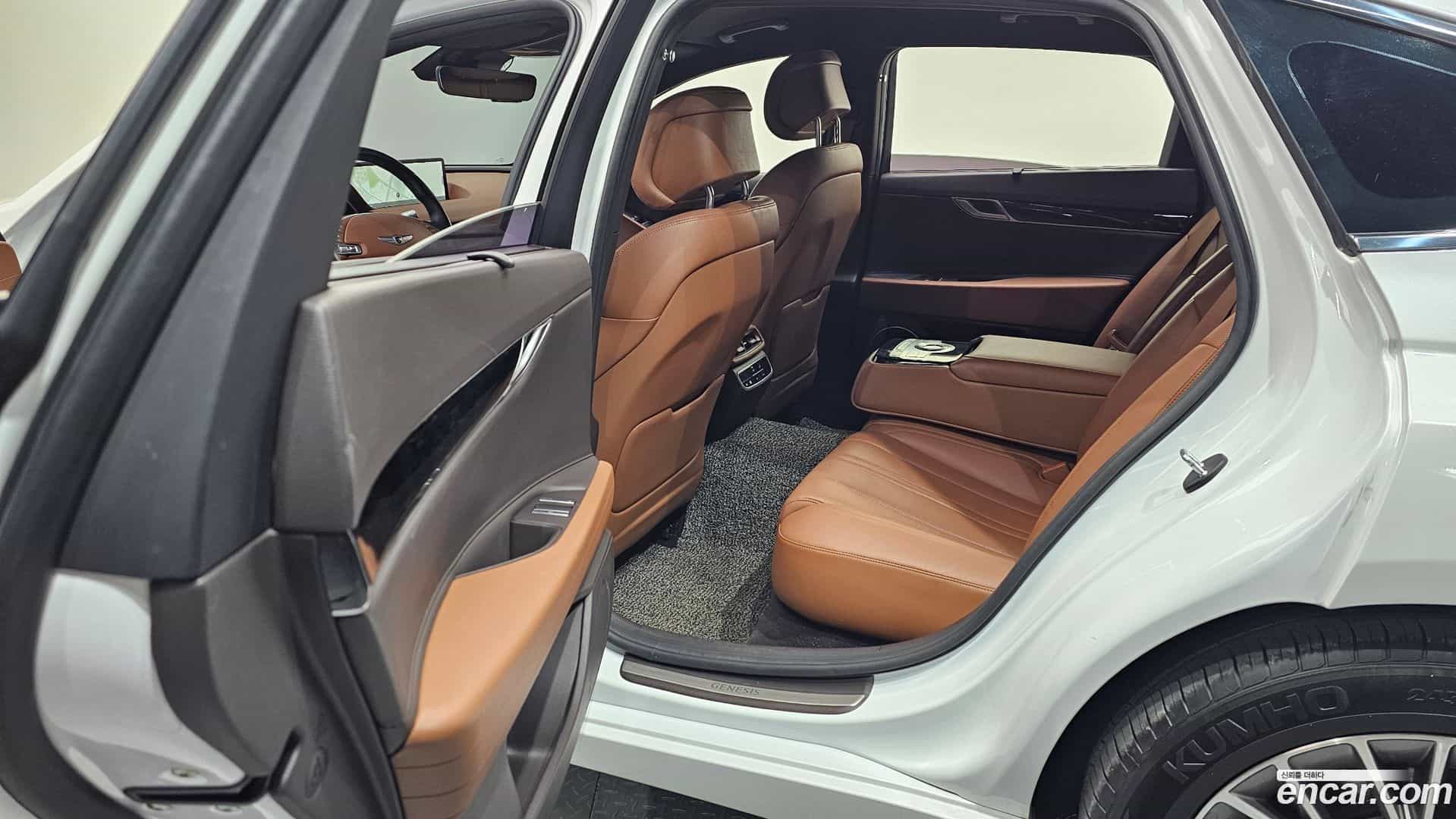 G80 Genesis 2021.2-INNER-036