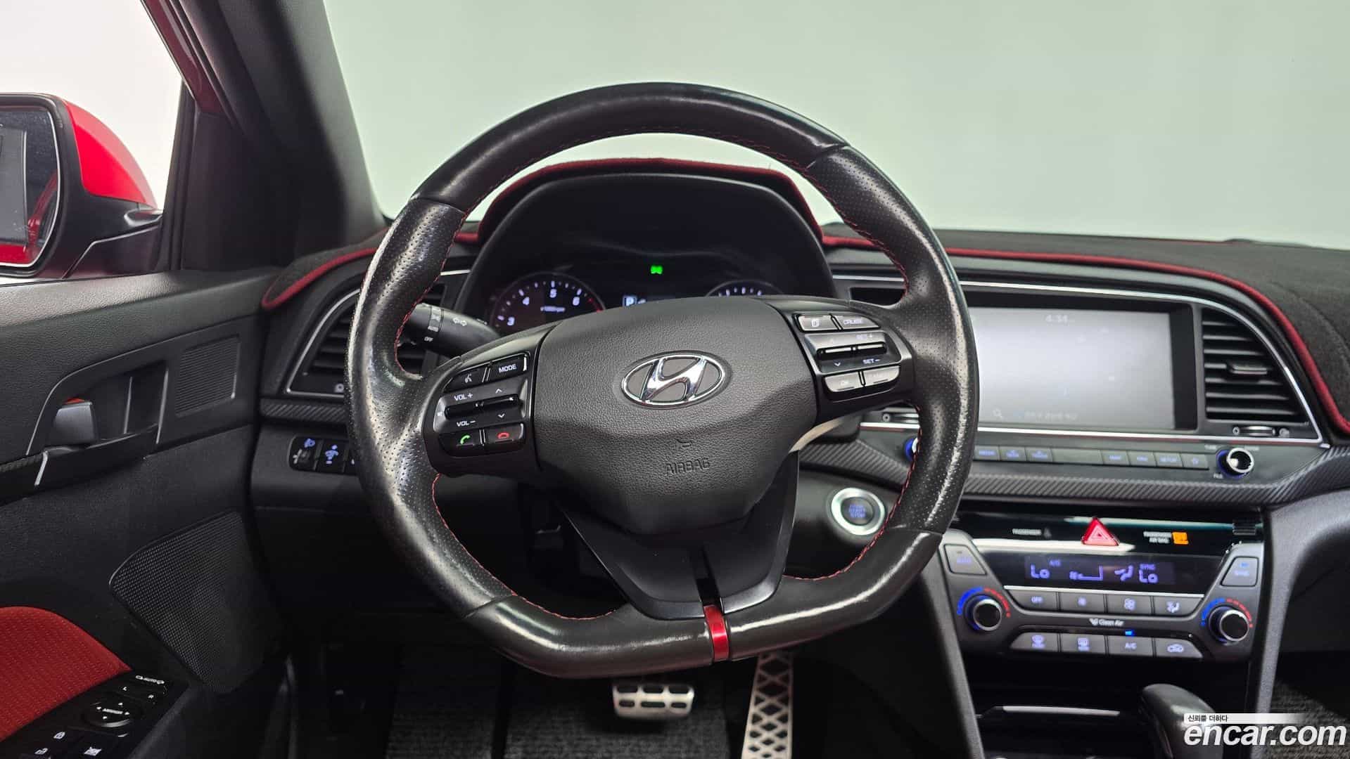 AVANTE Hyundai 2018.8-OPTION-018