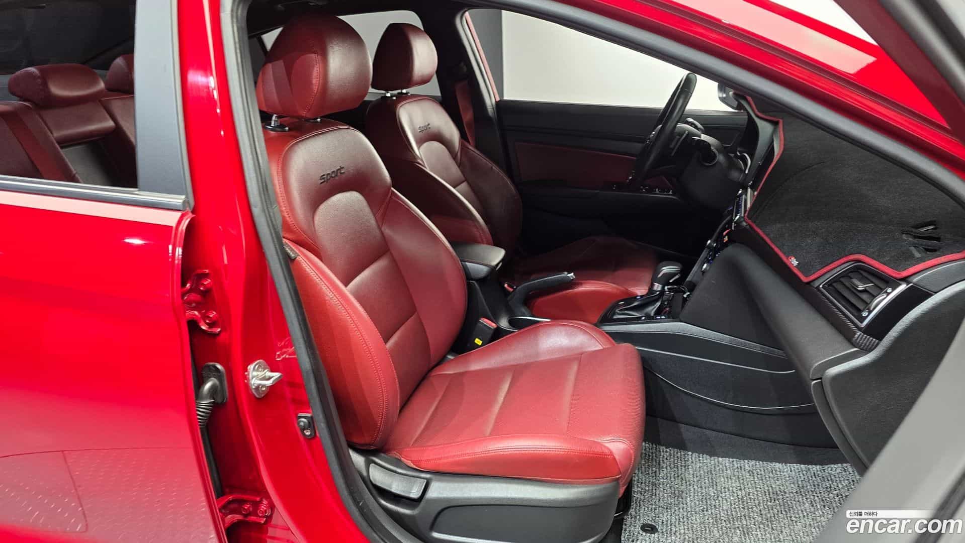 AVANTE Hyundai 2018.8-INNER-036