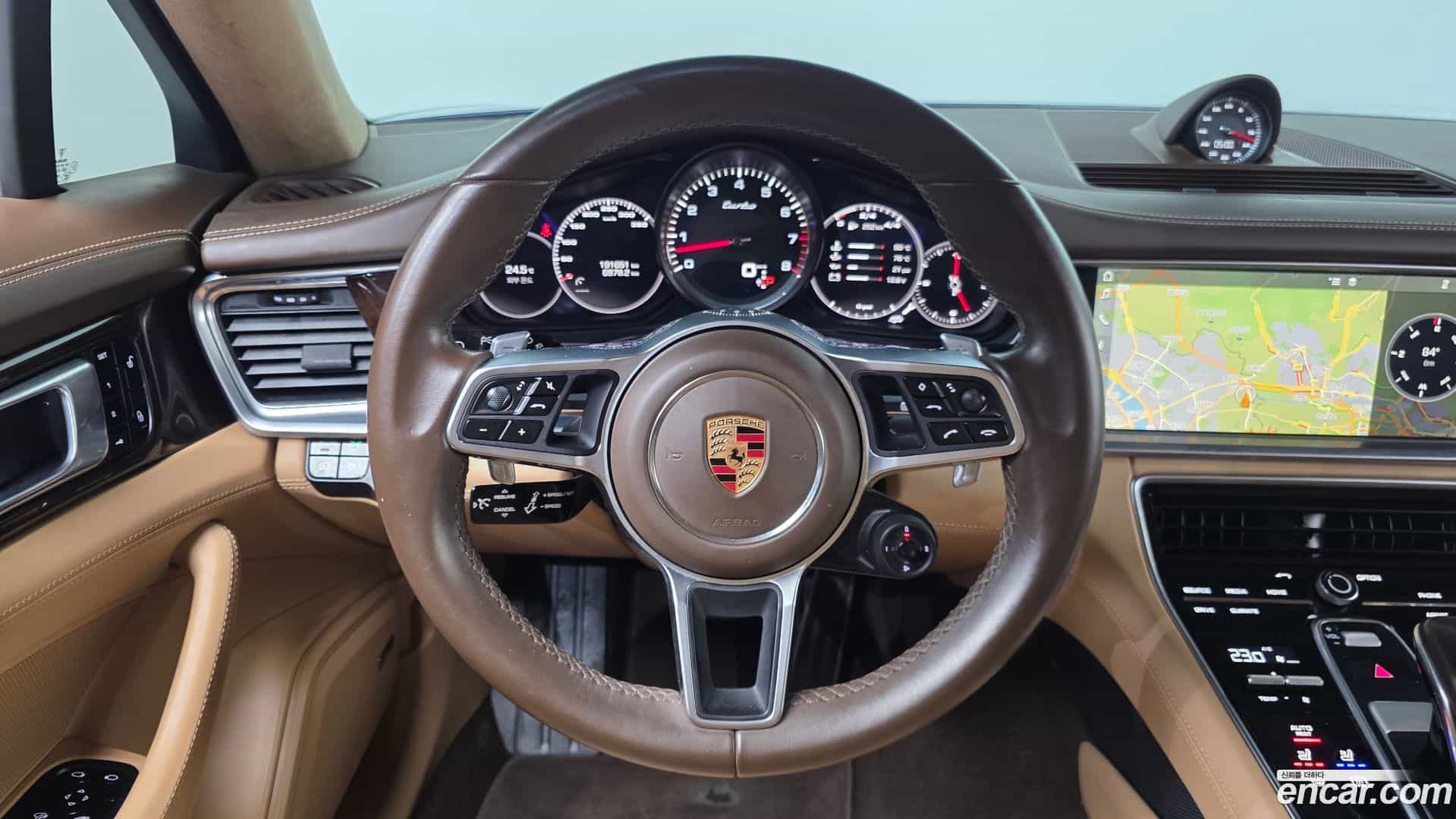 Panamera Porsche 2017.11-OPTION-017