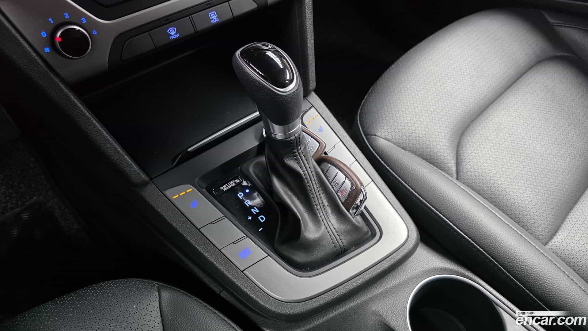 AVANTE Hyundai 2017.10-INNER-009