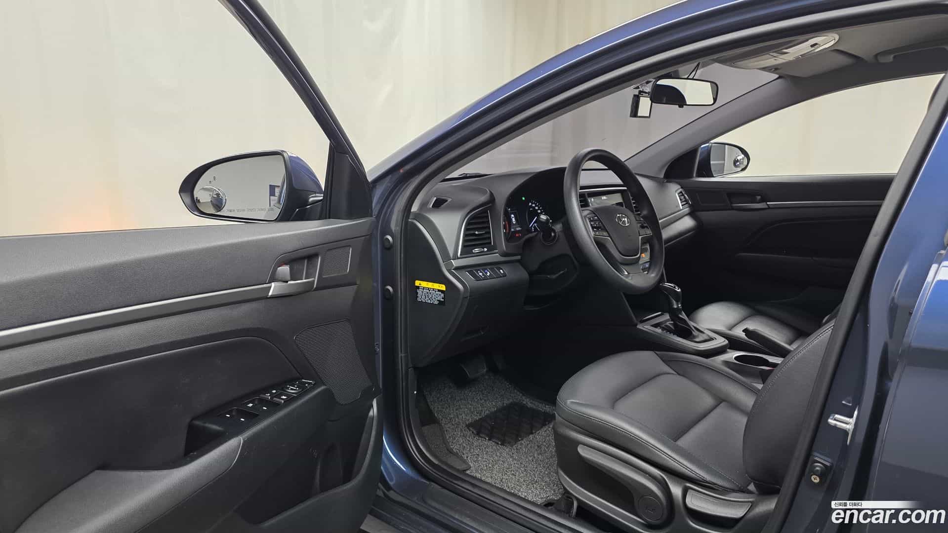 AVANTE Hyundai 2017.10-INNER-010