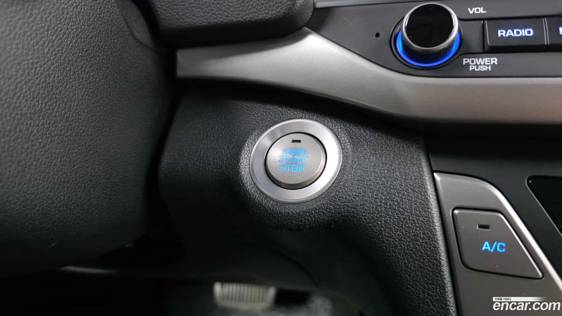 AVANTE Hyundai 2017.10-OPTION-024