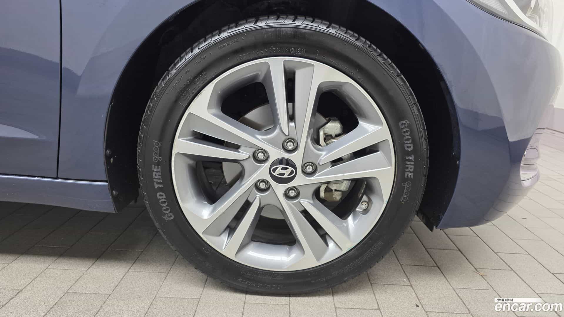 AVANTE Hyundai 2017.10-OUTER-031