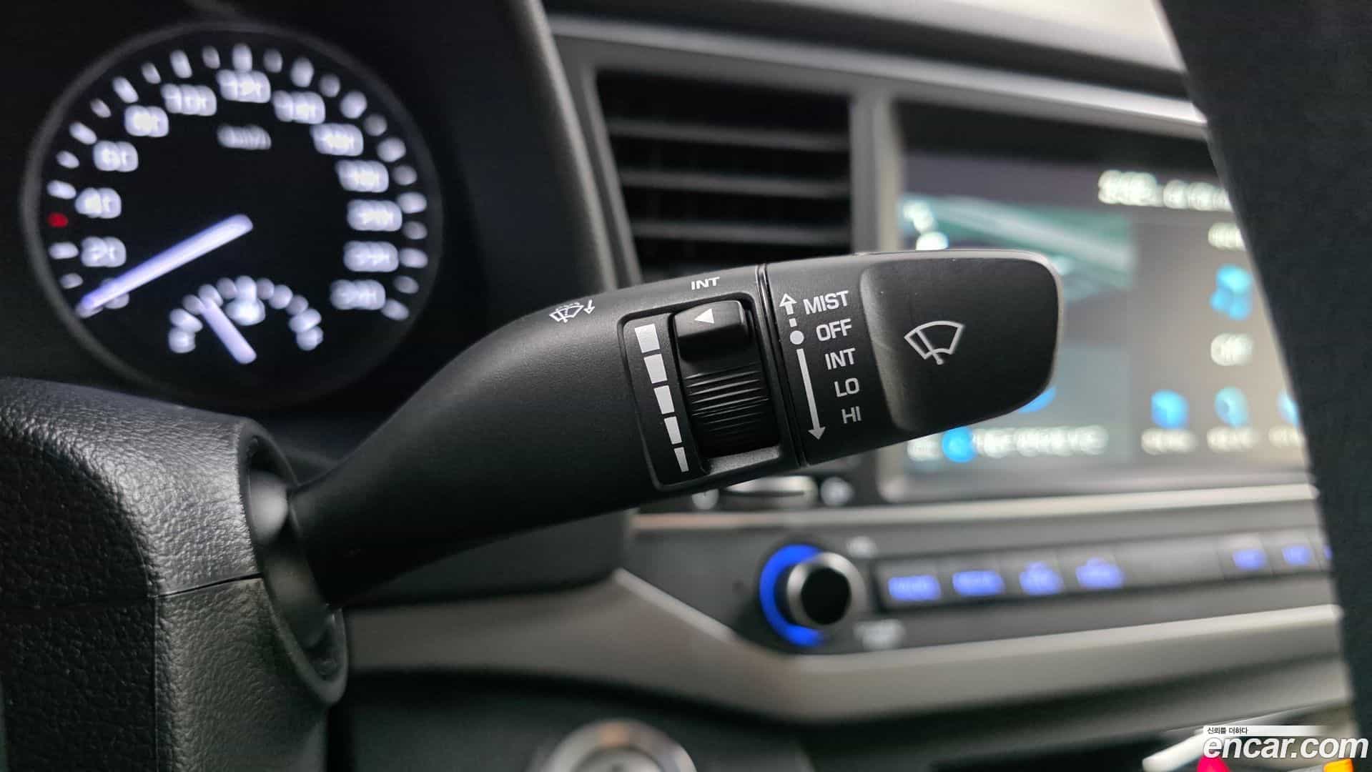 AVANTE Hyundai 2017.10-OPTION-040
