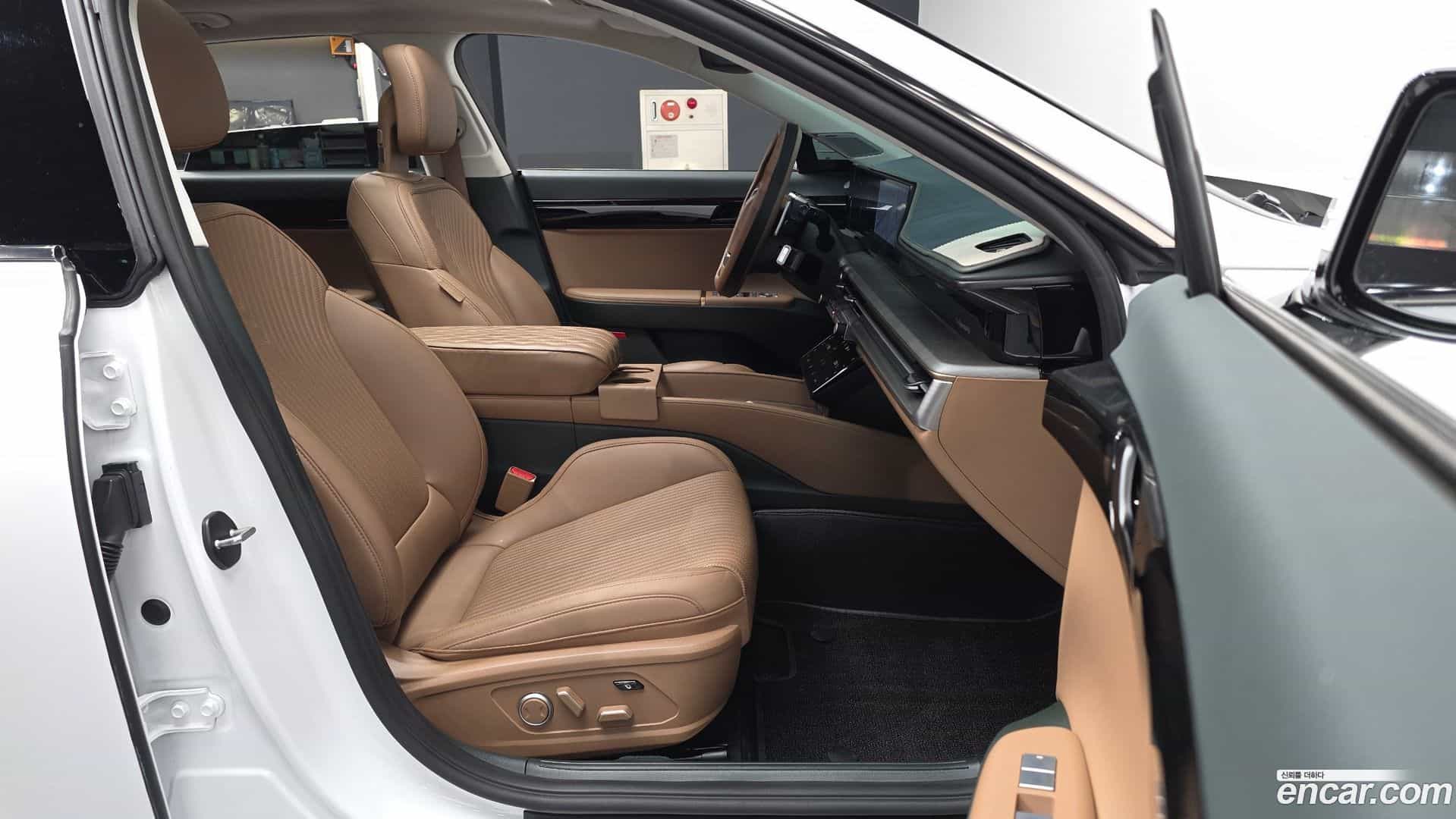 Grandeur Hyundai 2024.4-OPTION-015