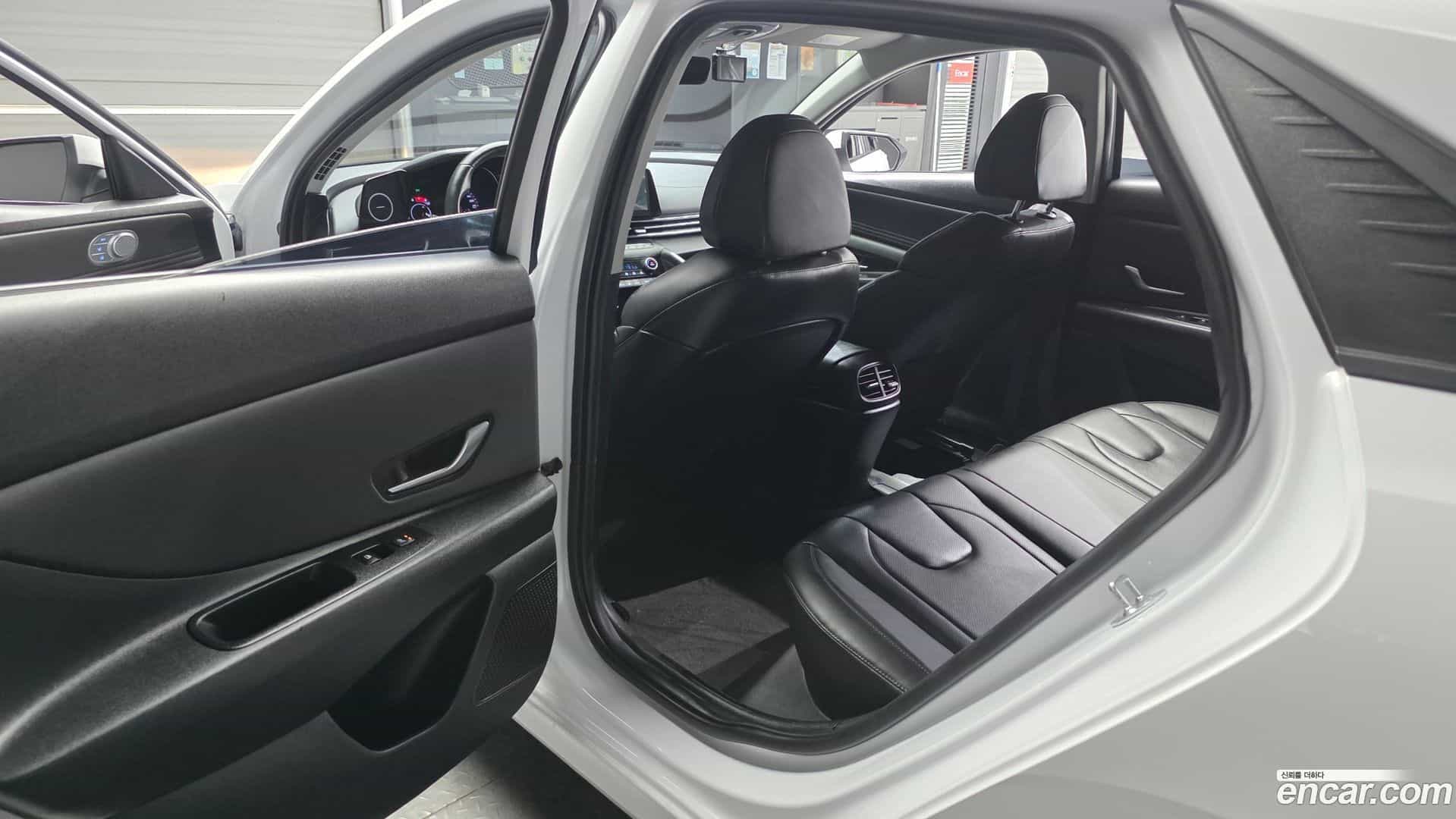 AVANTE Hyundai 2022.3-OPTION-015