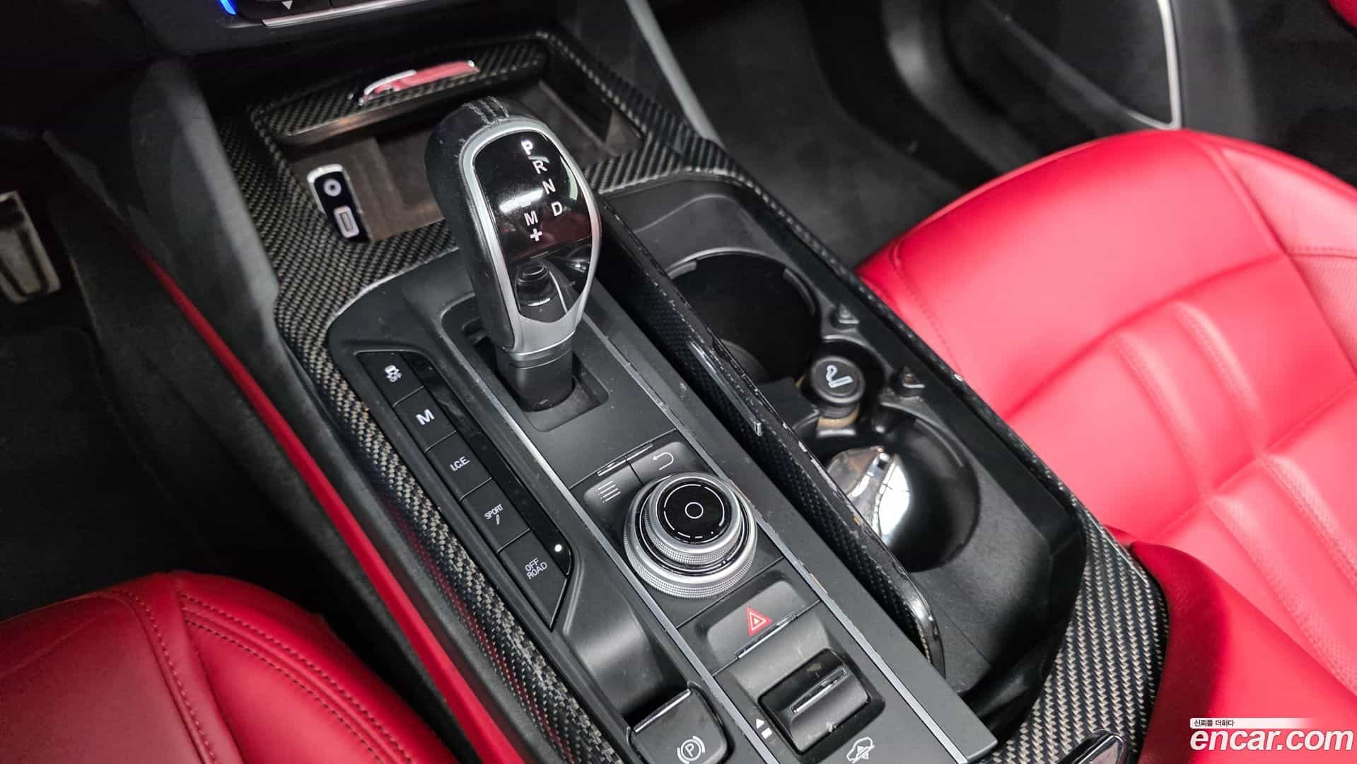 Levante Maserati 2017.1-INNER-009
