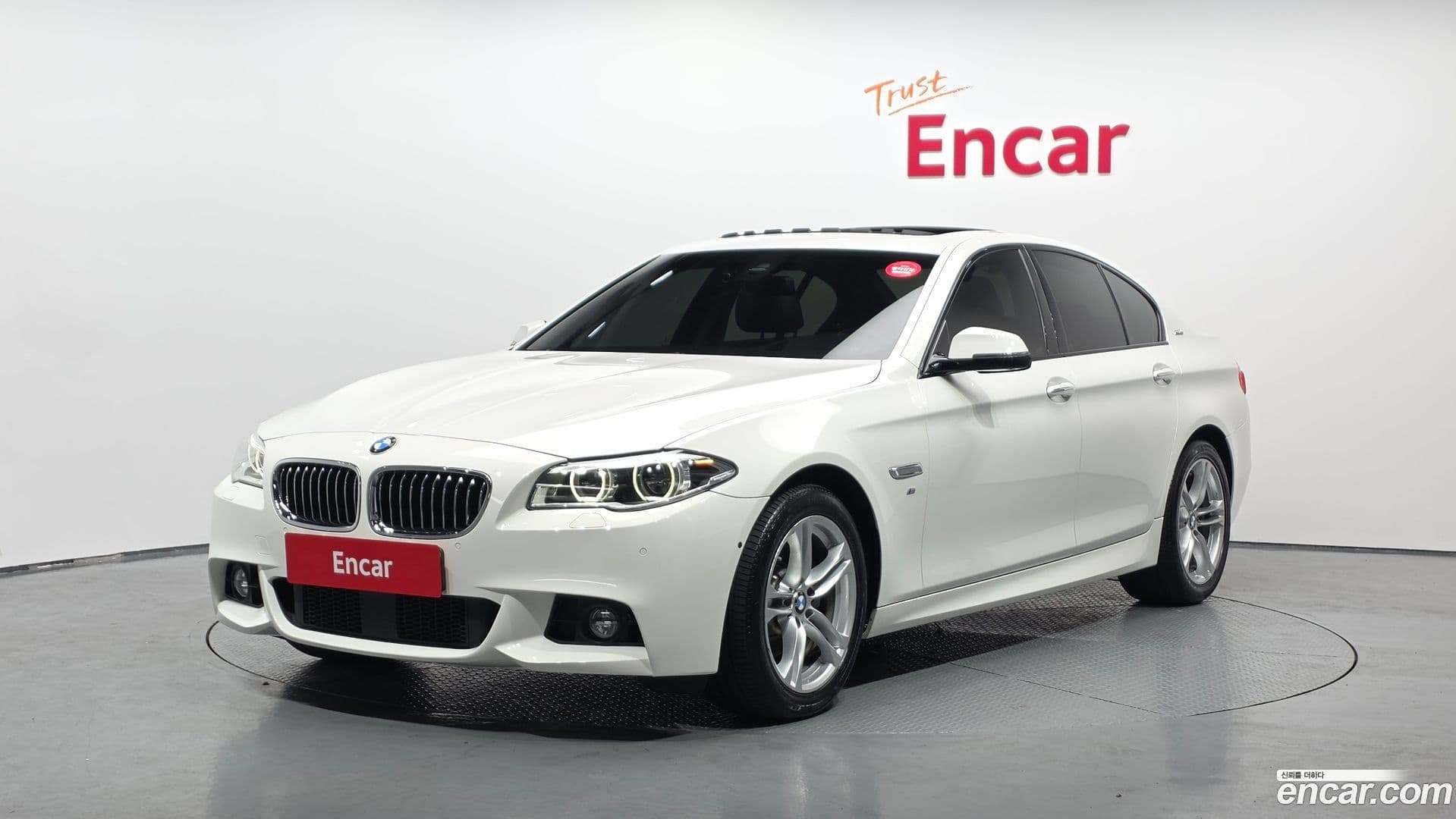 Main__Slider__Photo:5-Series BMW 2016.11-0