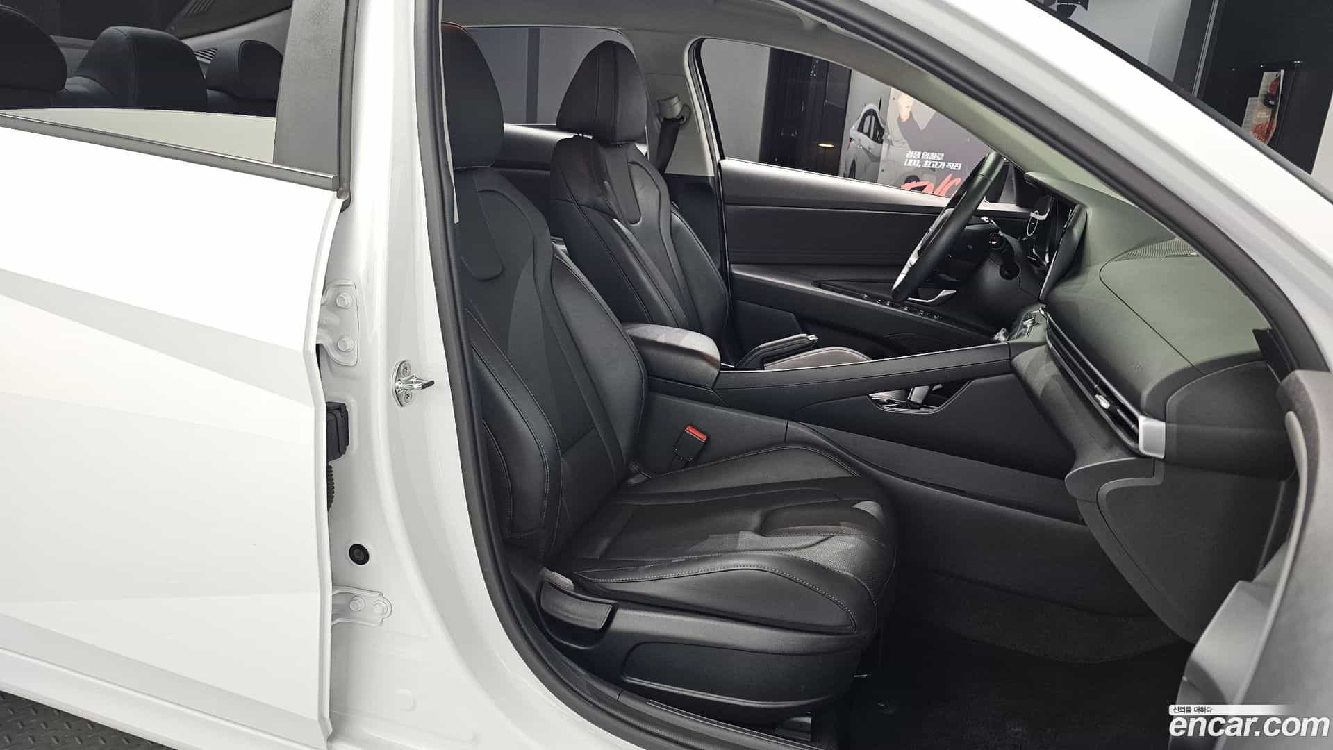 AVANTE Hyundai 2020.4-INNER-036