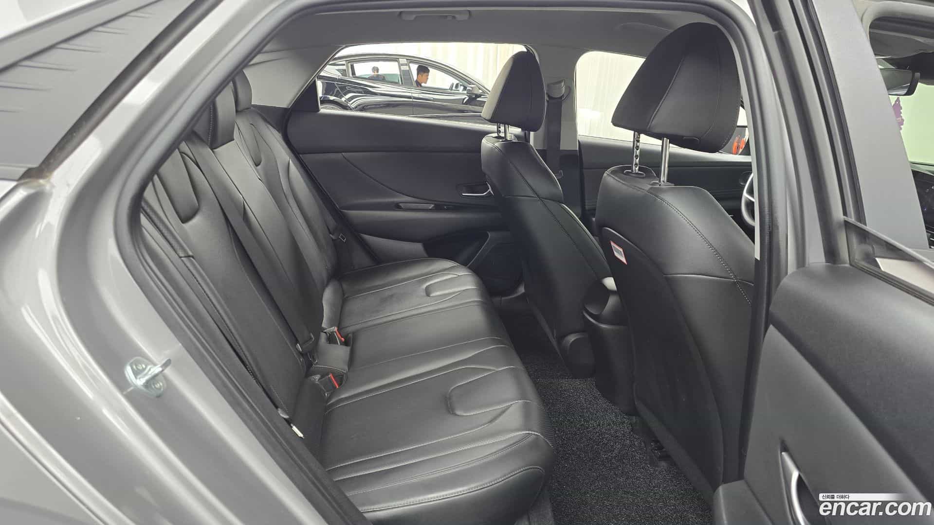 AVANTE Hyundai 2021.4-OPTION-015