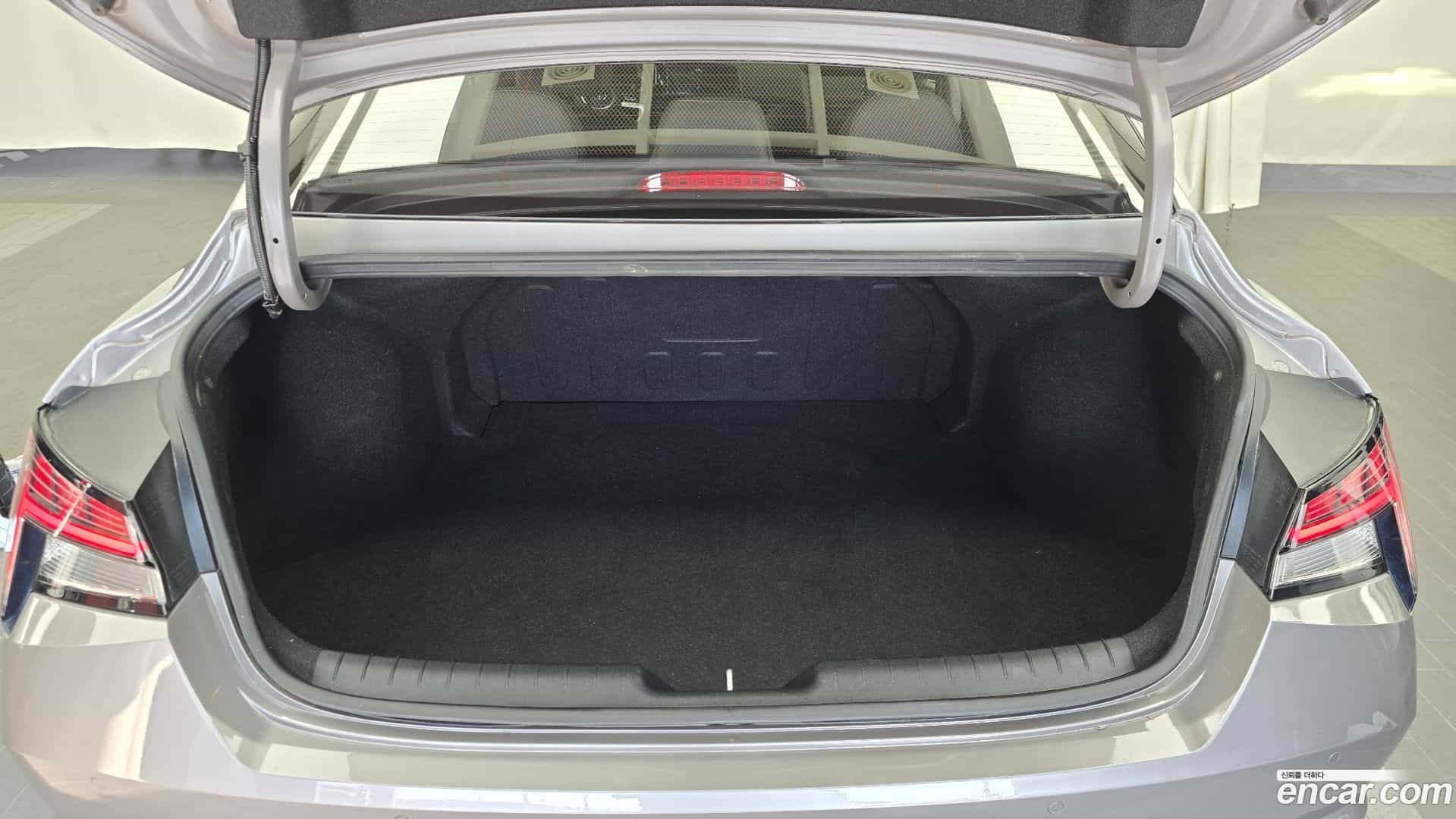 AVANTE Hyundai 2021.4-OPTION-024