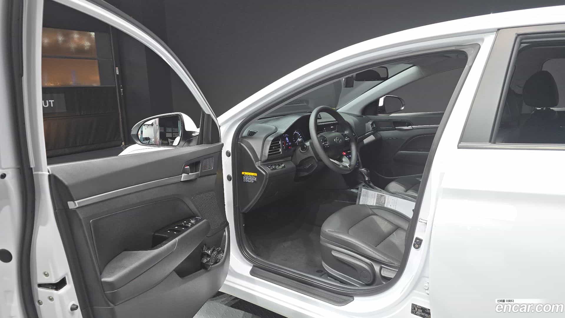 AVANTE Hyundai 2020.2-INNER-010