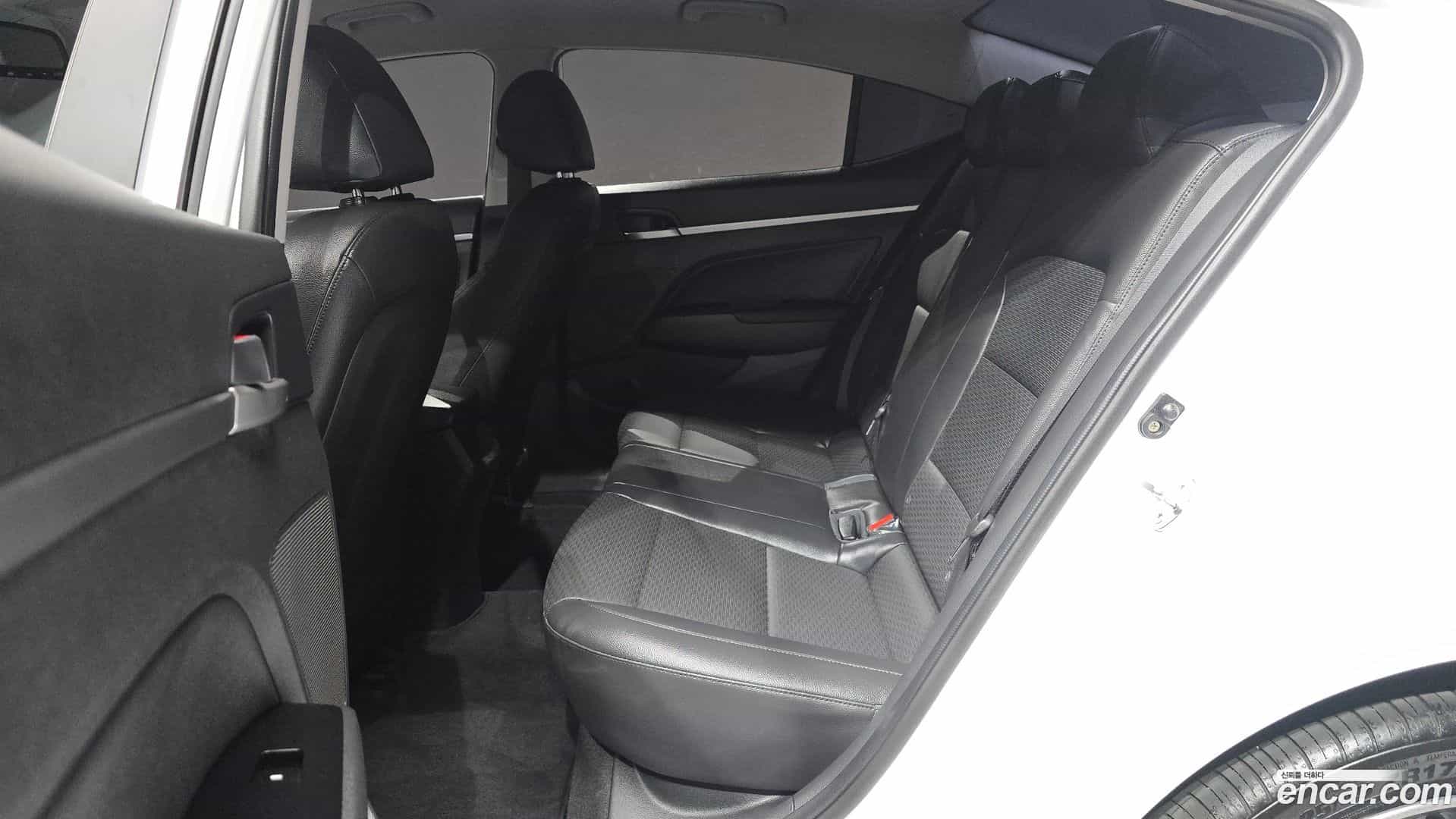 AVANTE Hyundai 2020.2-OPTION-016
