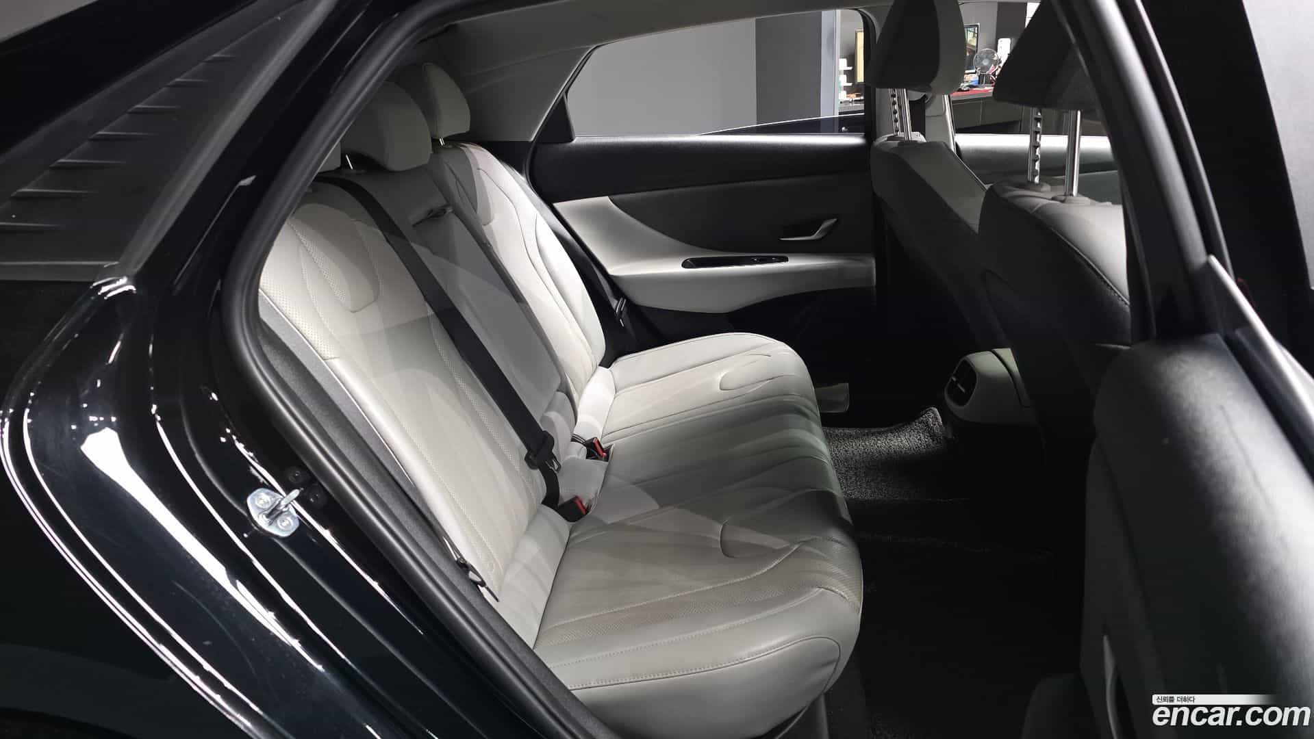 AVANTE Hyundai 2021.8-OPTION-016