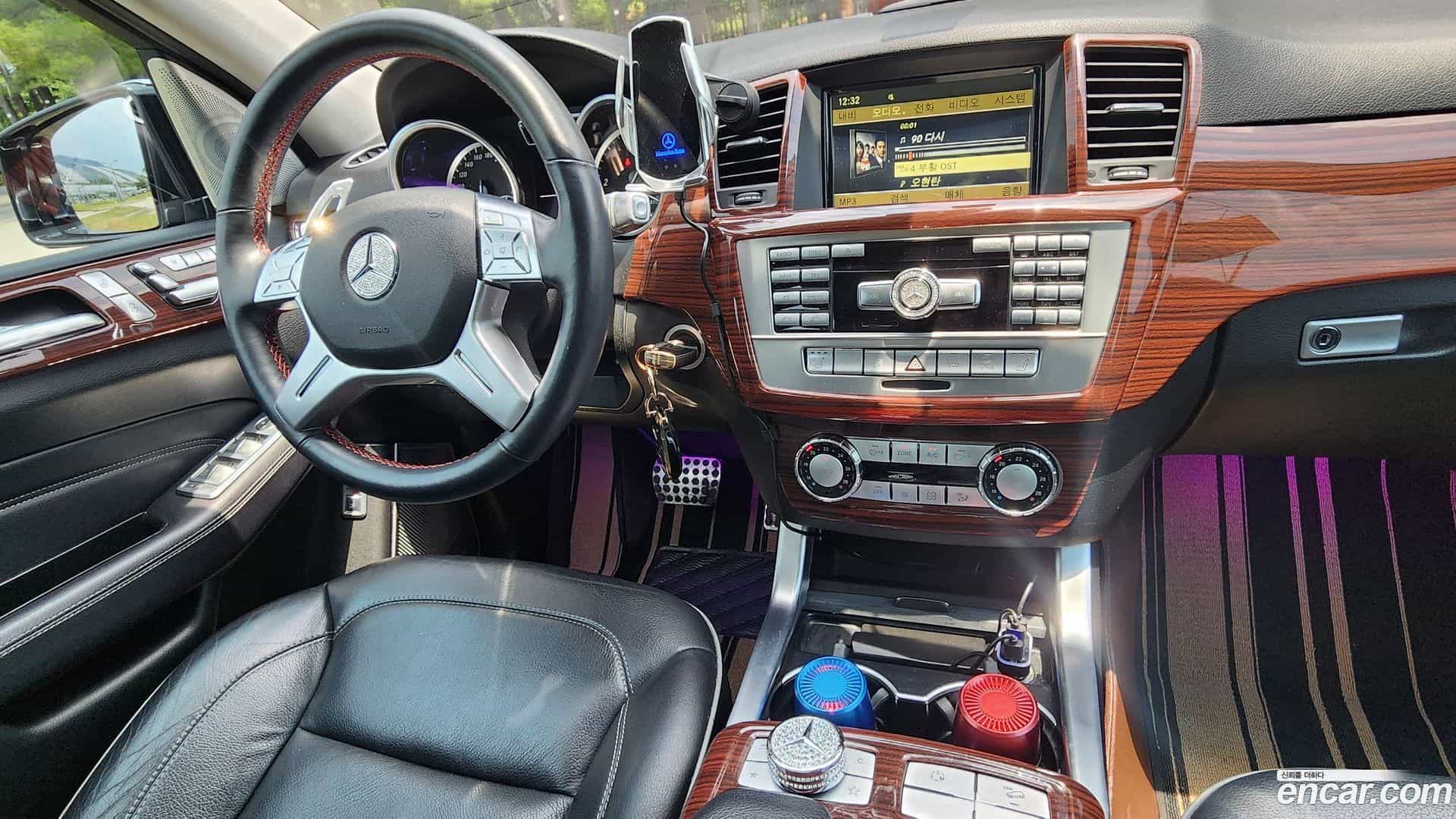M-class Mercedes-Benz 2012.7-INNER-010